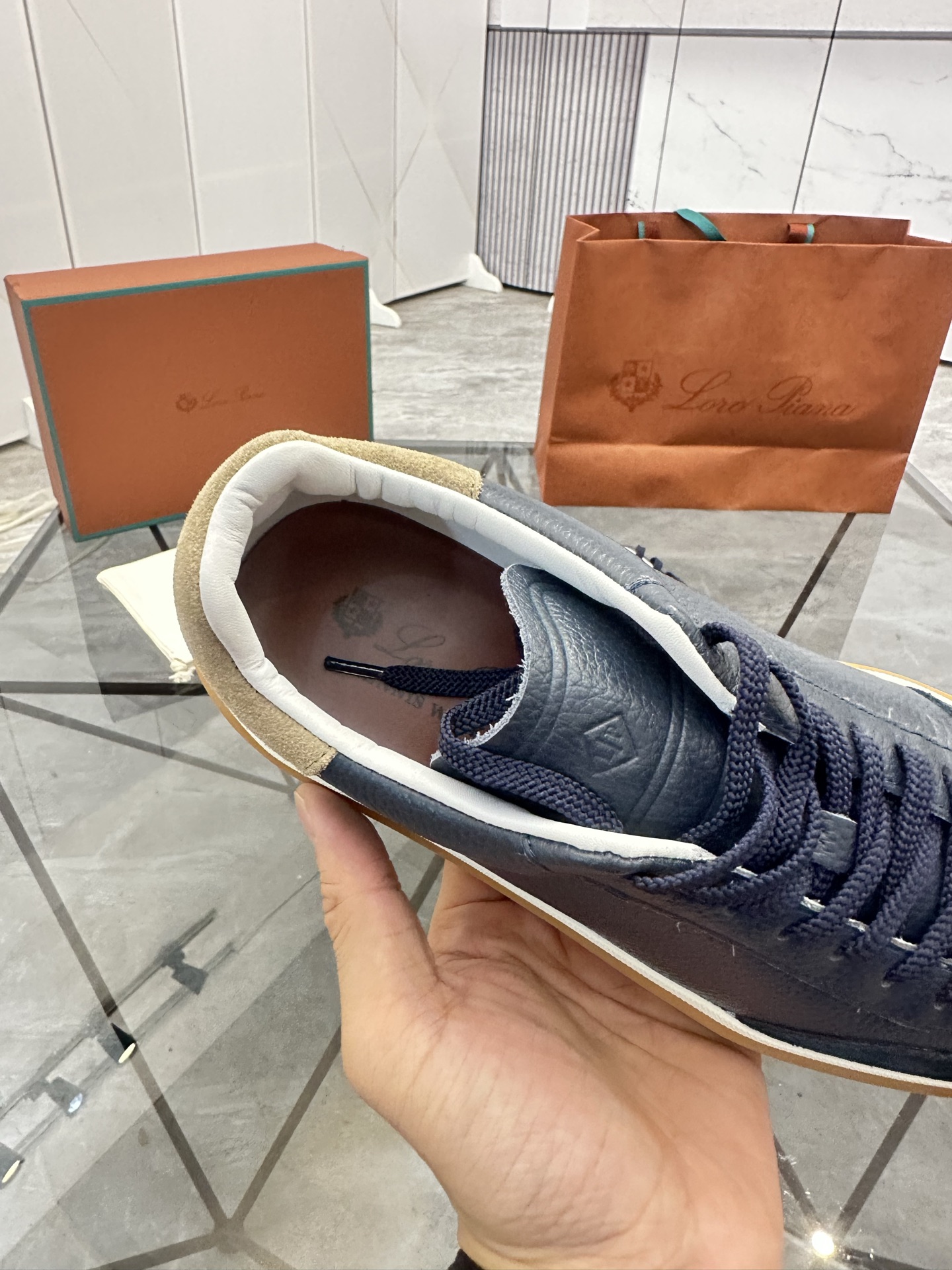 Precio de venta: P240 Calidad superiorMarca: LP* "Nuoyu Pia*" lowtop casual shoesTalla: 38-44 (se pu