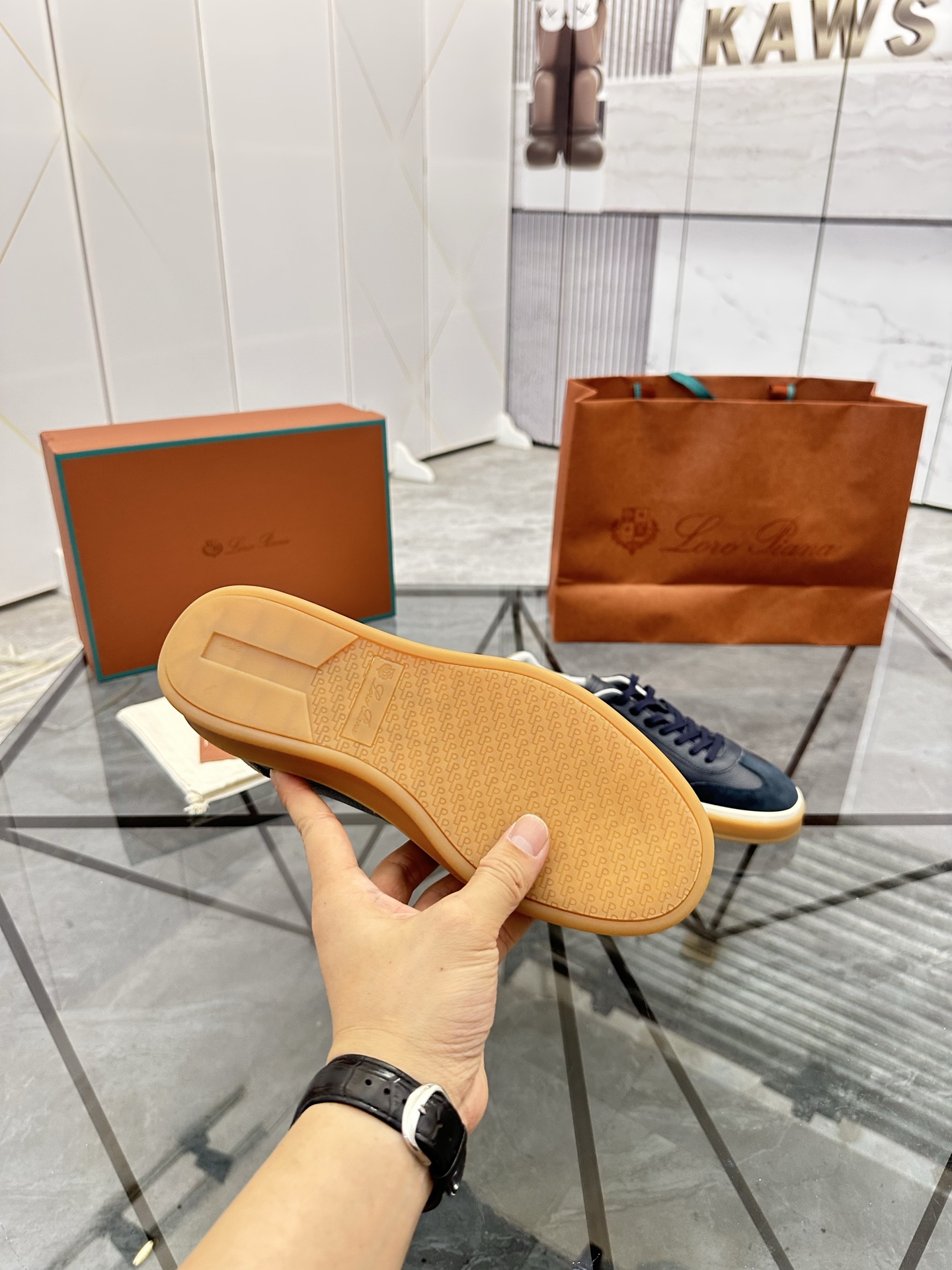 Precio de venta: P240 Calidad superiorMarca: LP* "Nuoyu Pia*" lowtop casual shoesTalla: 38-44 (se pu
