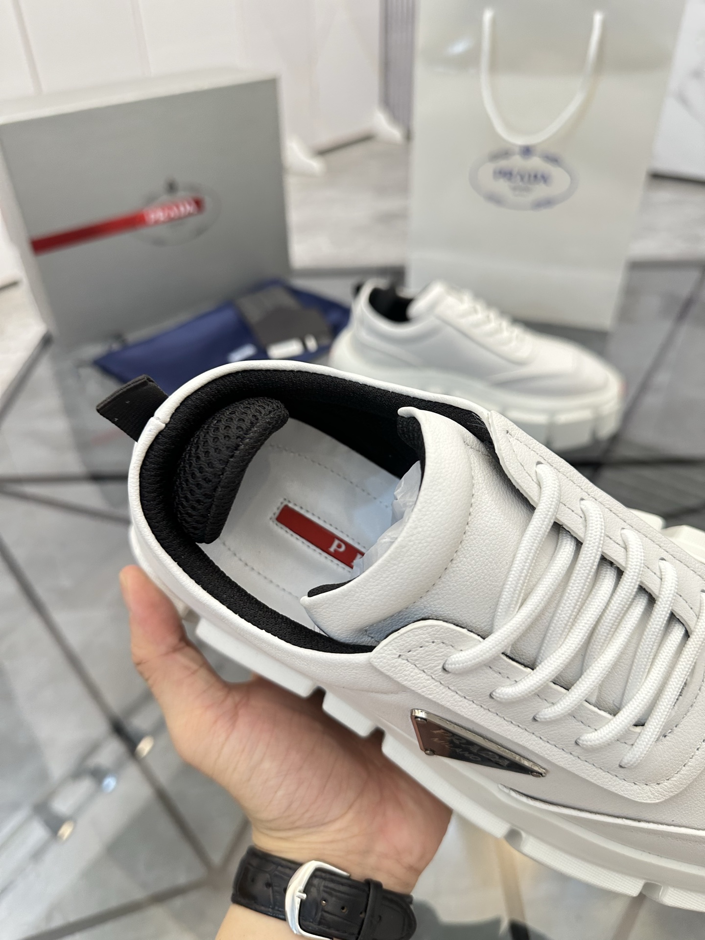 Precio de venta: P260 Calidad superior de gama altaMarca: Prada *"Prada*" mocasines de caña bajaTall
