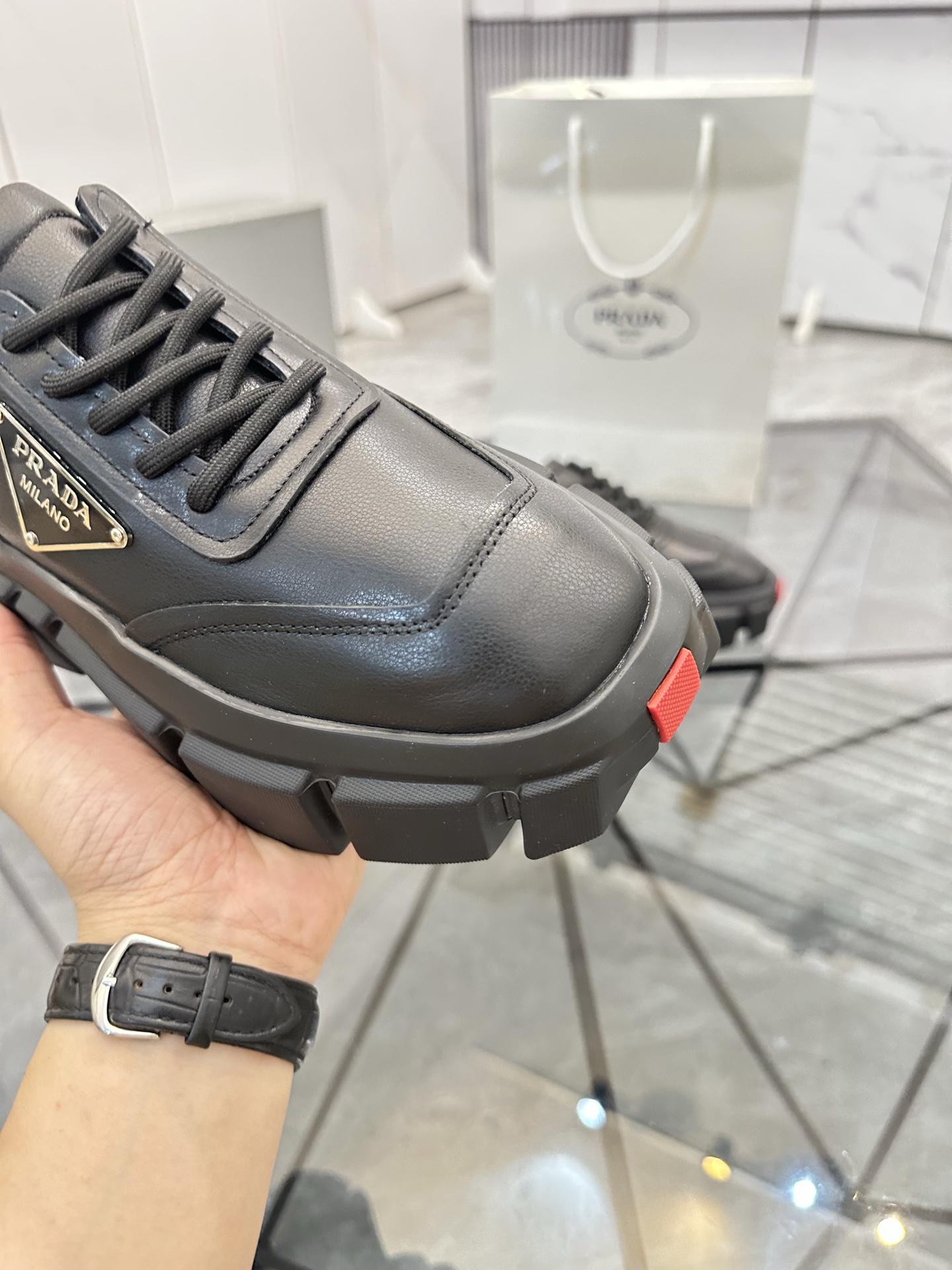 Precio de venta: P260 Calidad superior de gama altaMarca: Prada *"Prada*" mocasines de caña bajaTall