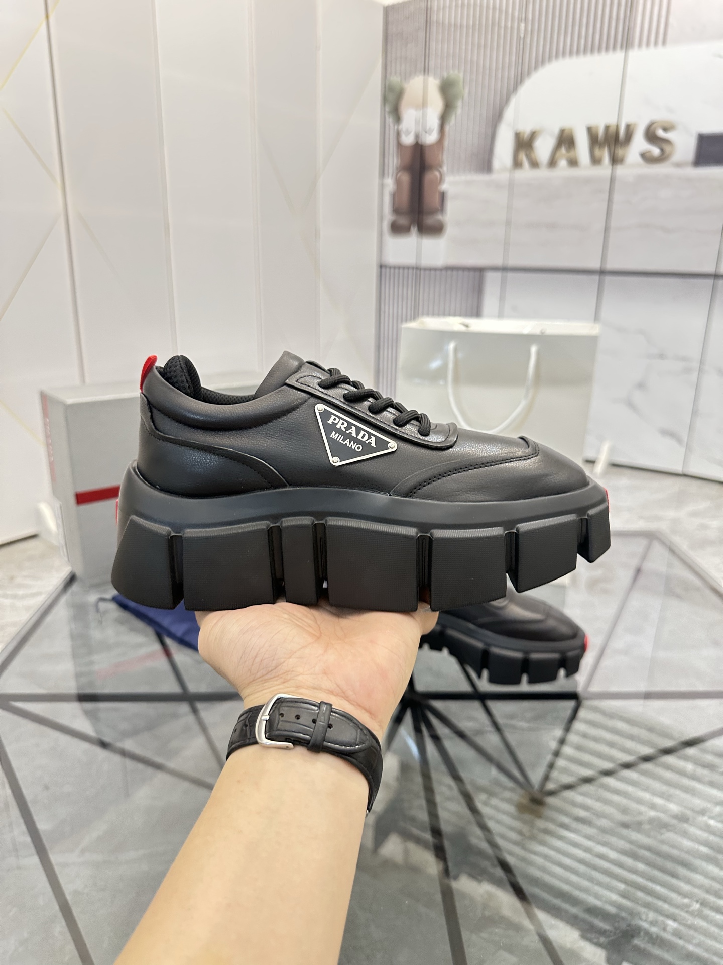 Precio de venta: P260 Calidad superior de gama altaMarca: Prada *"Prada*" mocasines de caña bajaTall