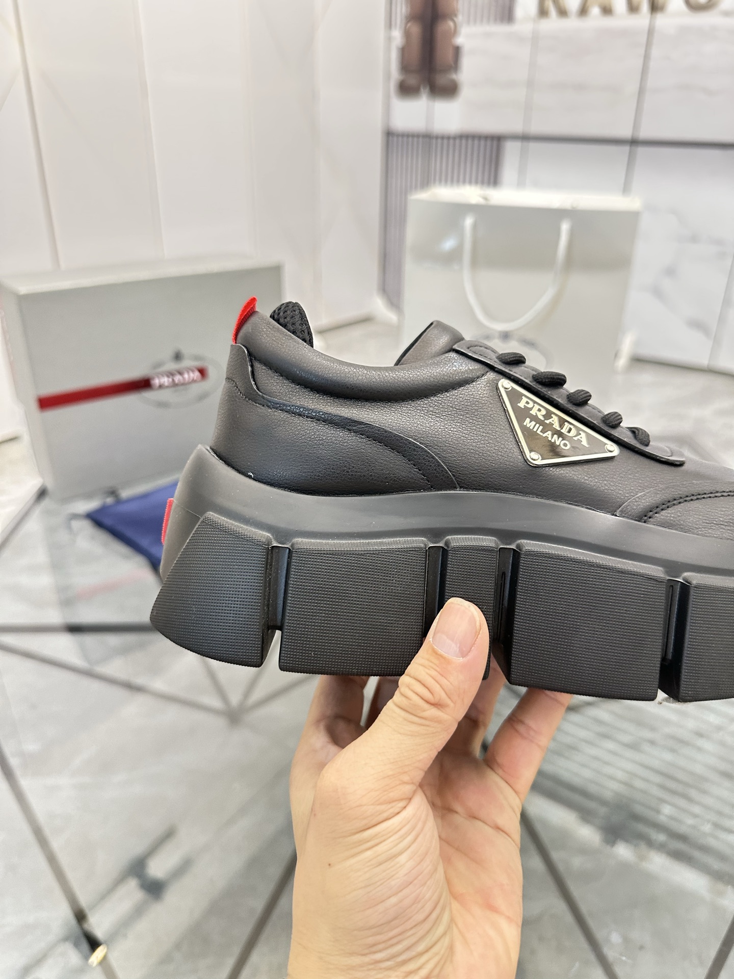 Precio de venta: P260 Calidad superior de gama altaMarca: Prada *"Prada*" mocasines de caña bajaTall