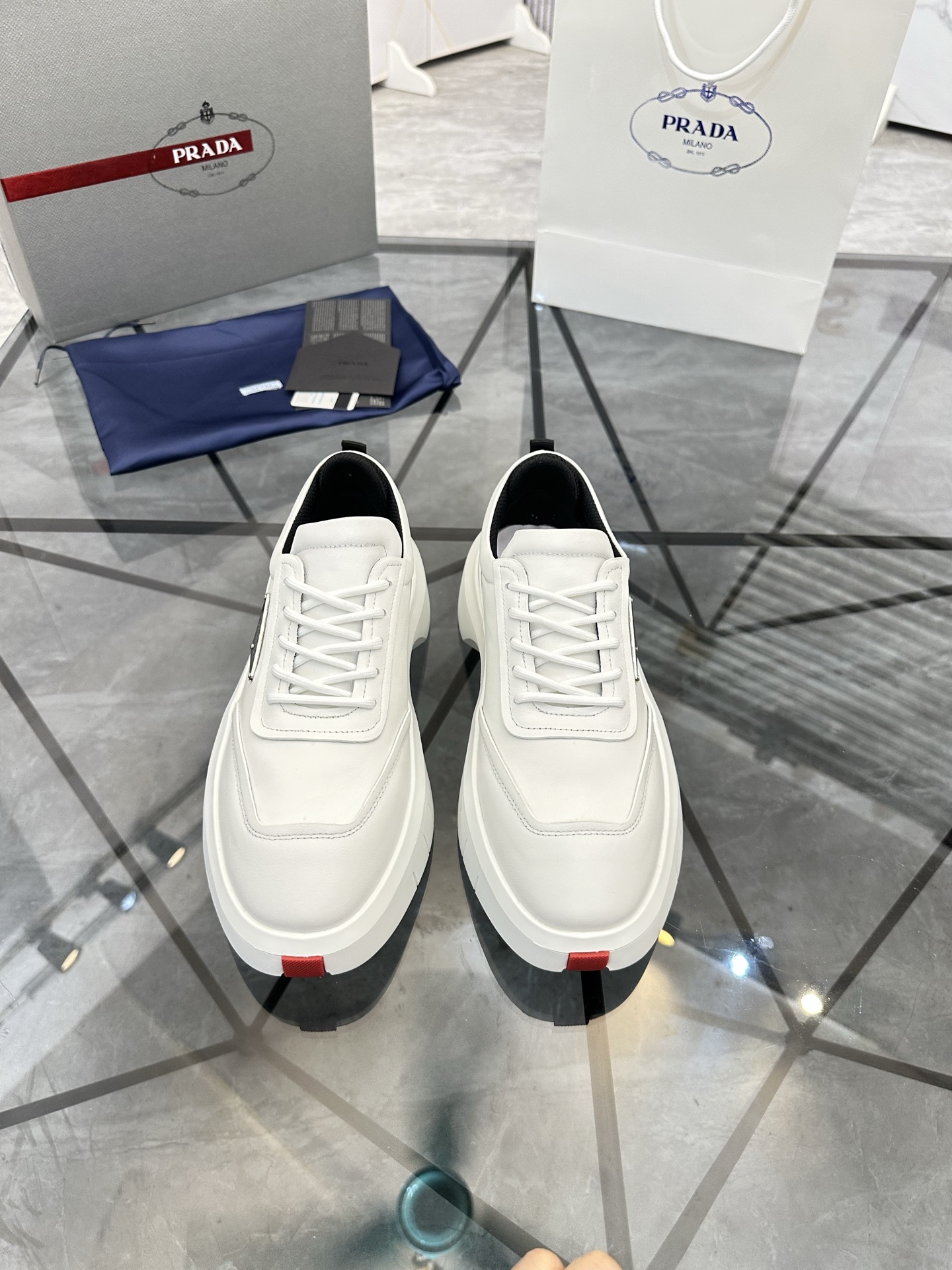 Precio de venta: P260 Calidad superior de gama altaMarca: Prada *"Prada*" mocasines de caña bajaTall