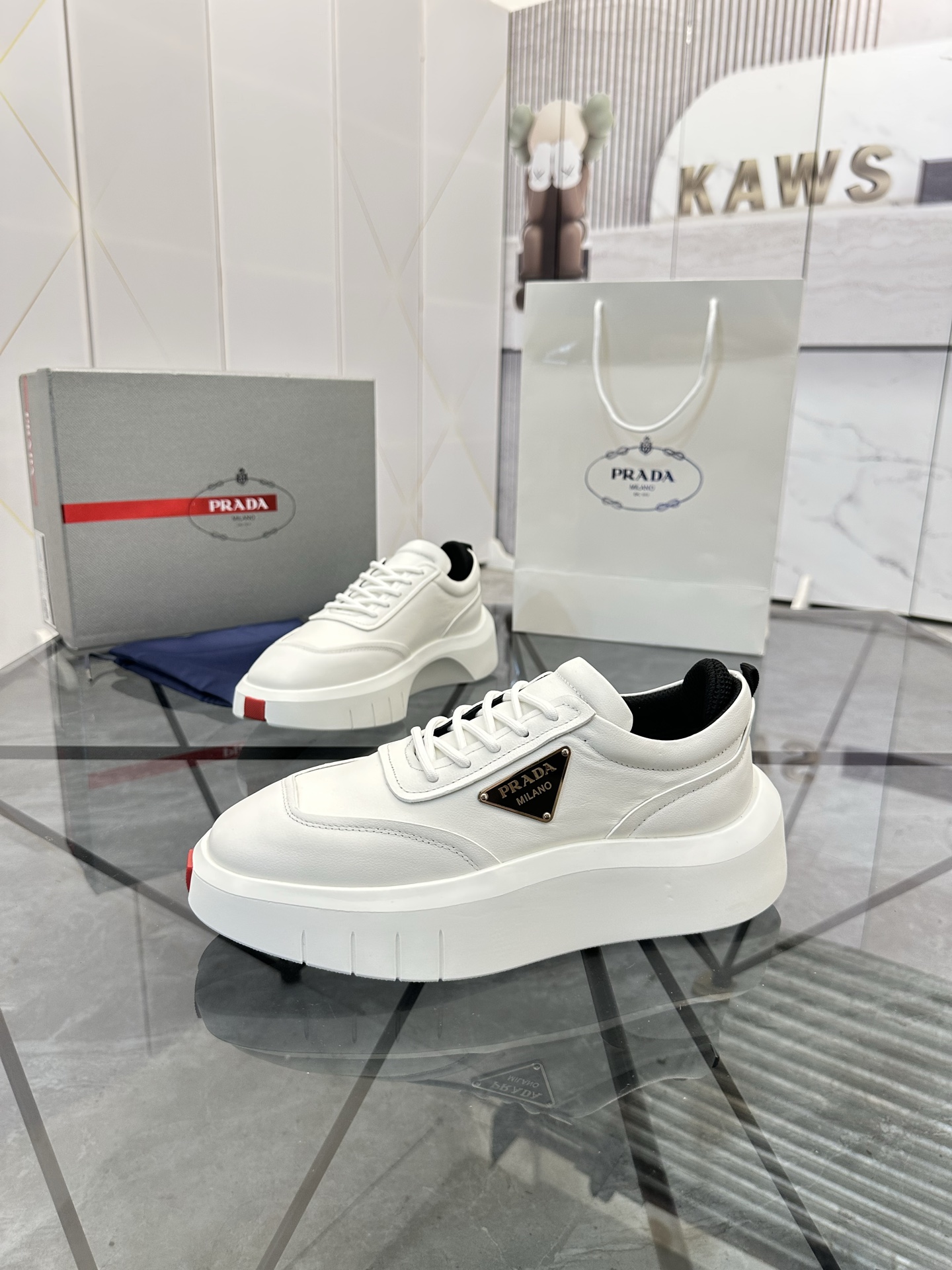 Precio de venta: P260 Calidad superior de gama altaMarca: Prada *