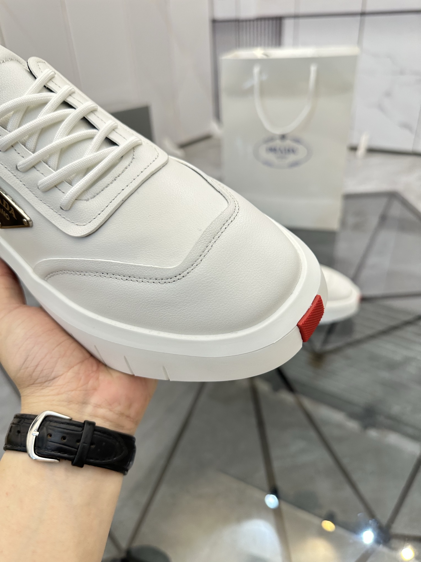 Precio de venta: P260 Calidad superior de gama altaMarca: Prada *"Prada*" mocasines de caña bajaTall