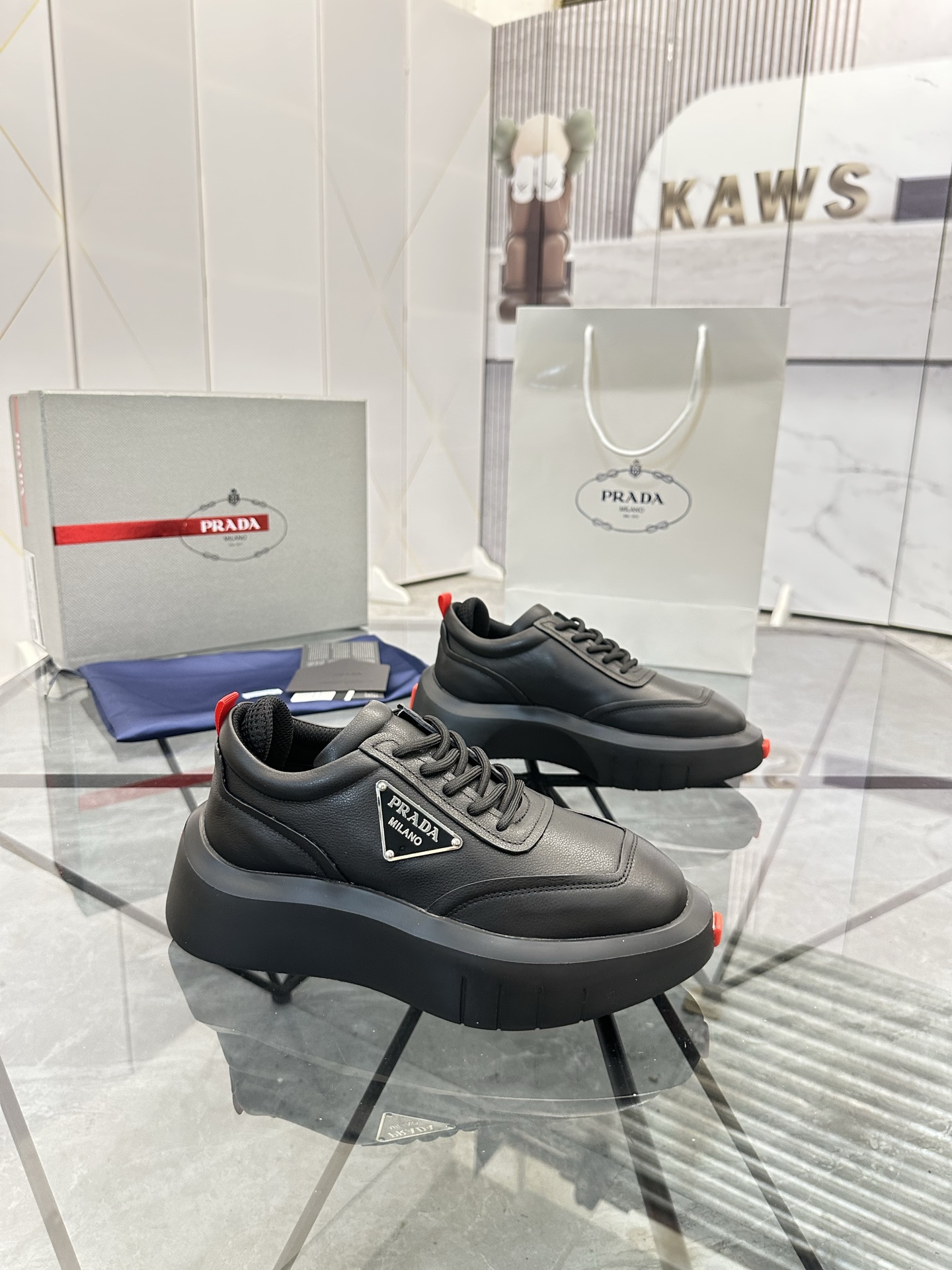 Precio de venta: P260 Calidad superior de gama altaMarca: Prada *"Prada*" mocasines de caña bajaTall