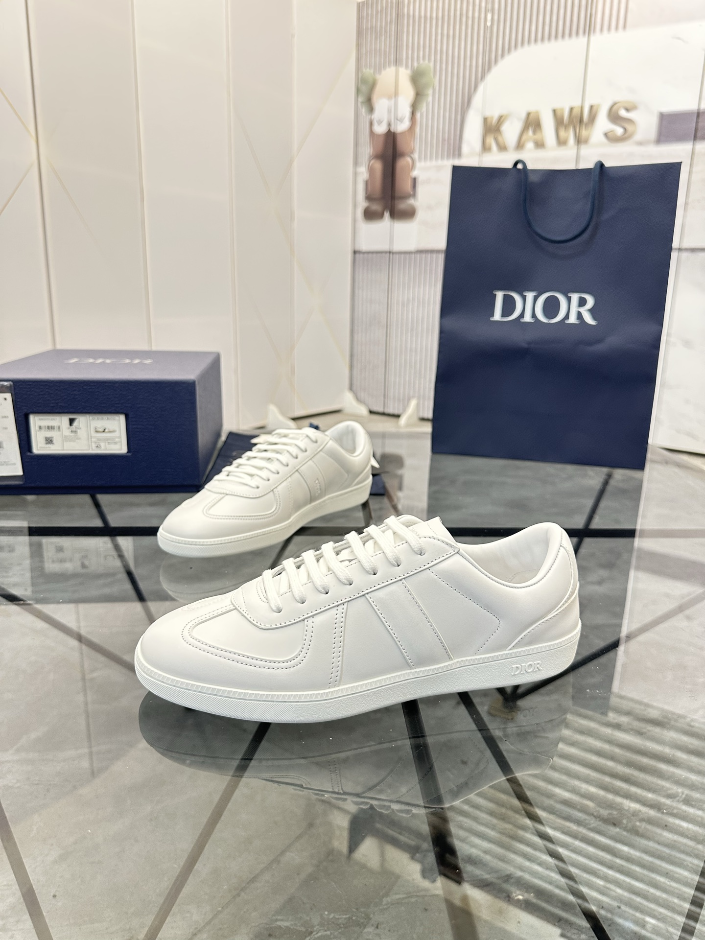Precio de venta: P280 Artículos de gama alta y de gran calidadMarca: Mocasines bajos Dior *