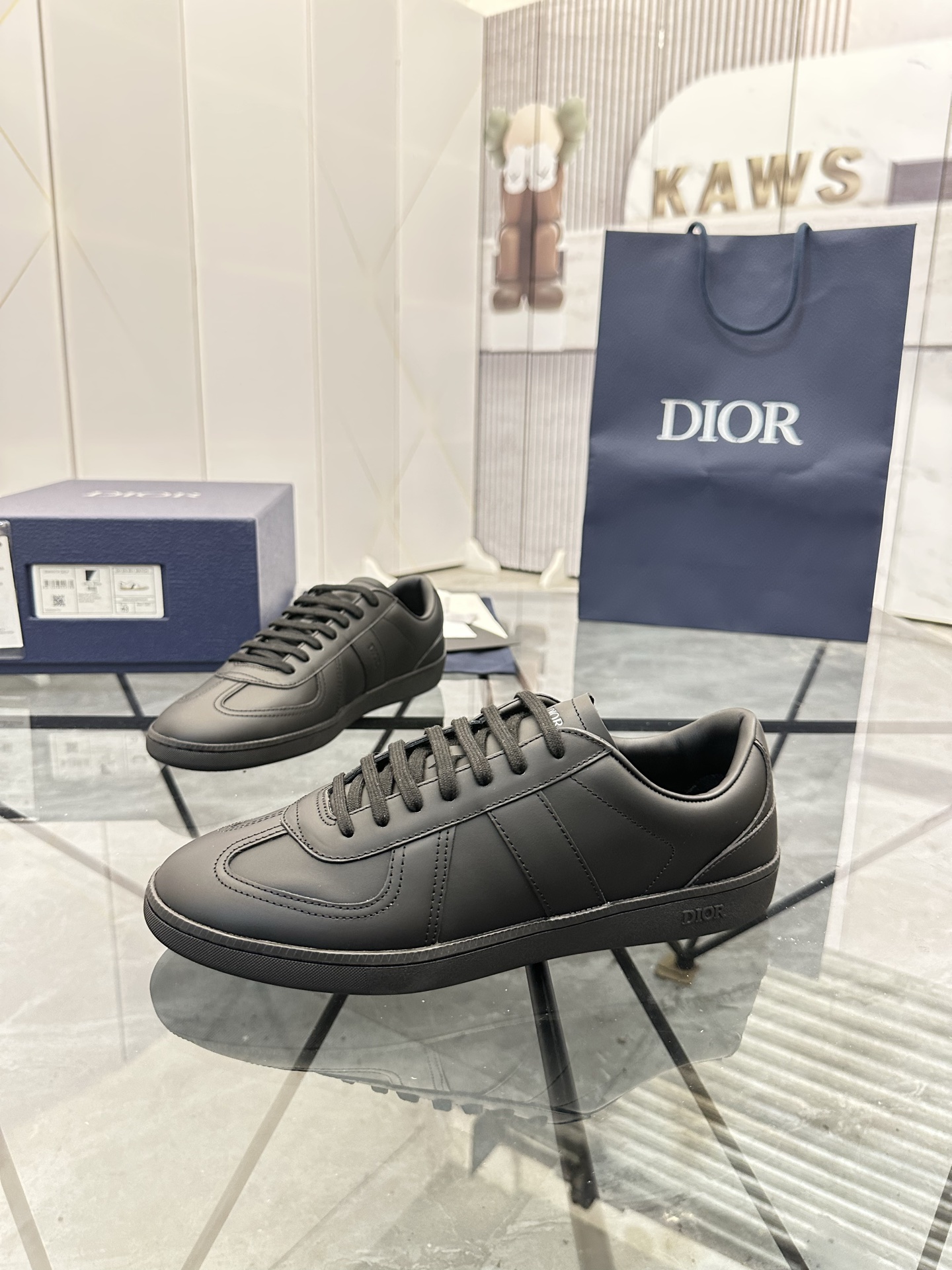 Precio de venta: P280 Artículos de gama alta y de gran calidadMarca: Mocasines bajos Dior *