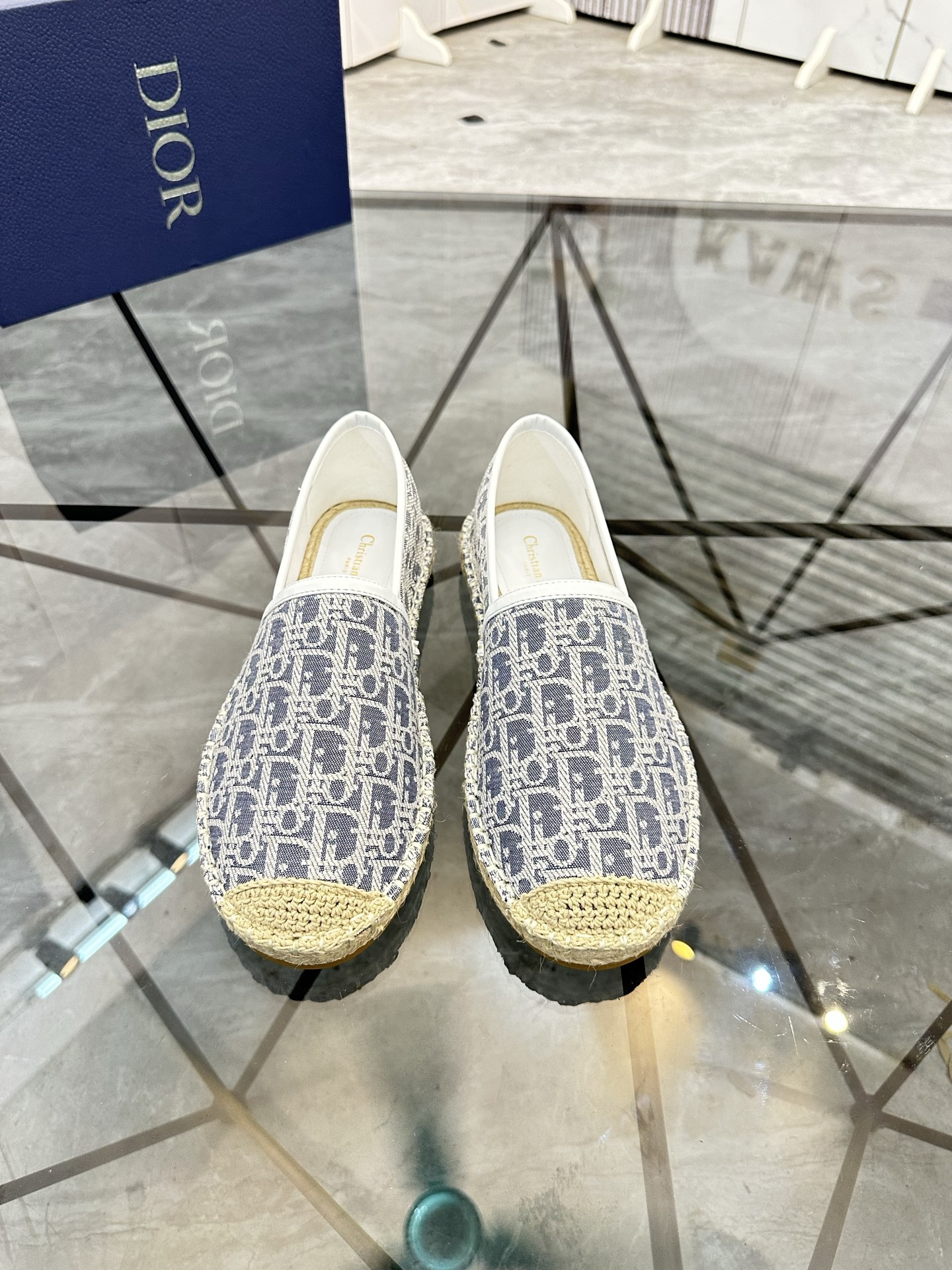 Precio de venta: P170 Marca: Dior* "Dior*" Low-top Fisherman's ShoesTalla: 38-44(se puede personaliz
