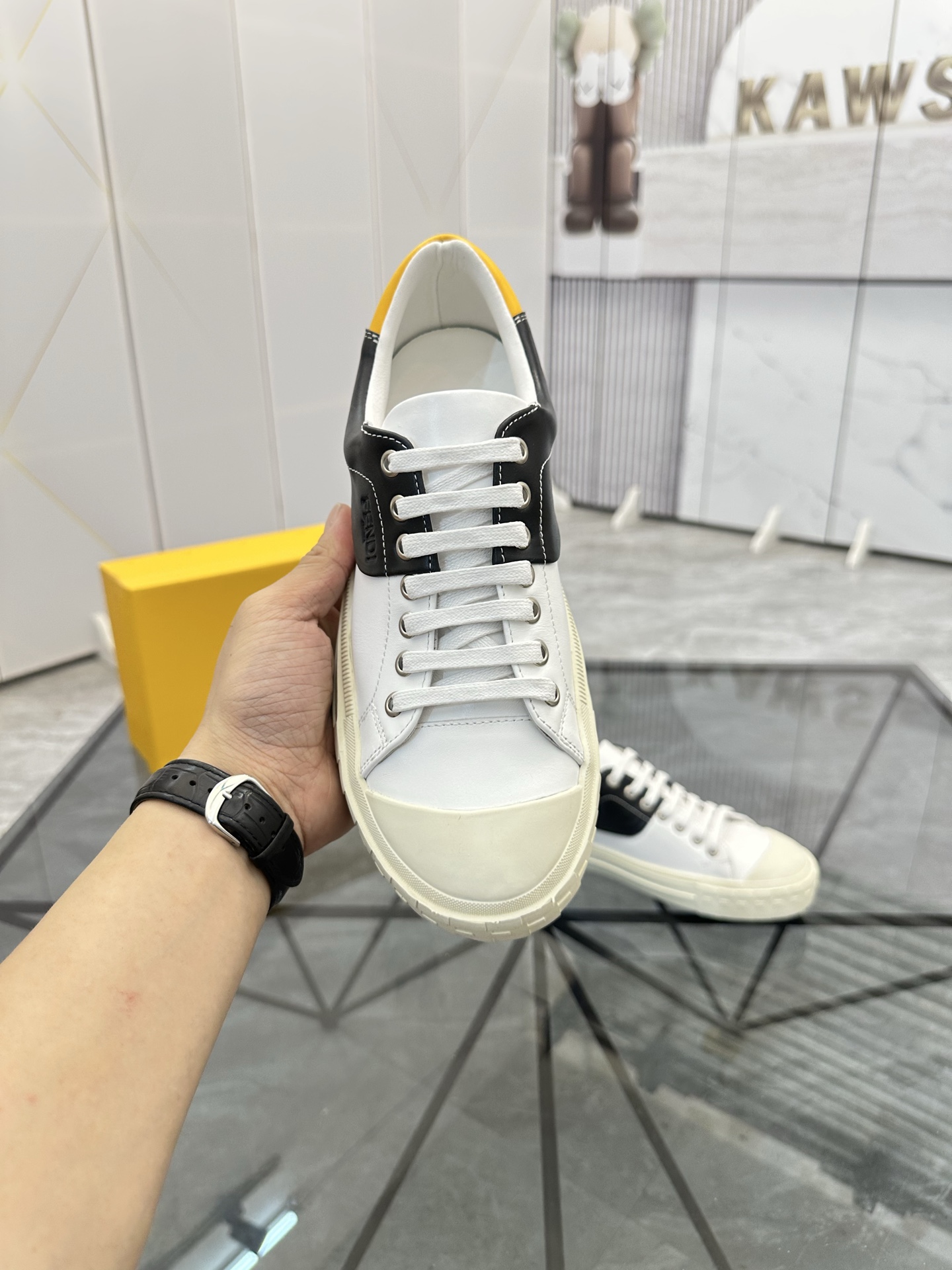Precio de venta: P190 Marca: Fendi* mocasines de caña bajaTalla: 38-44(se puede personalizar hasta 4