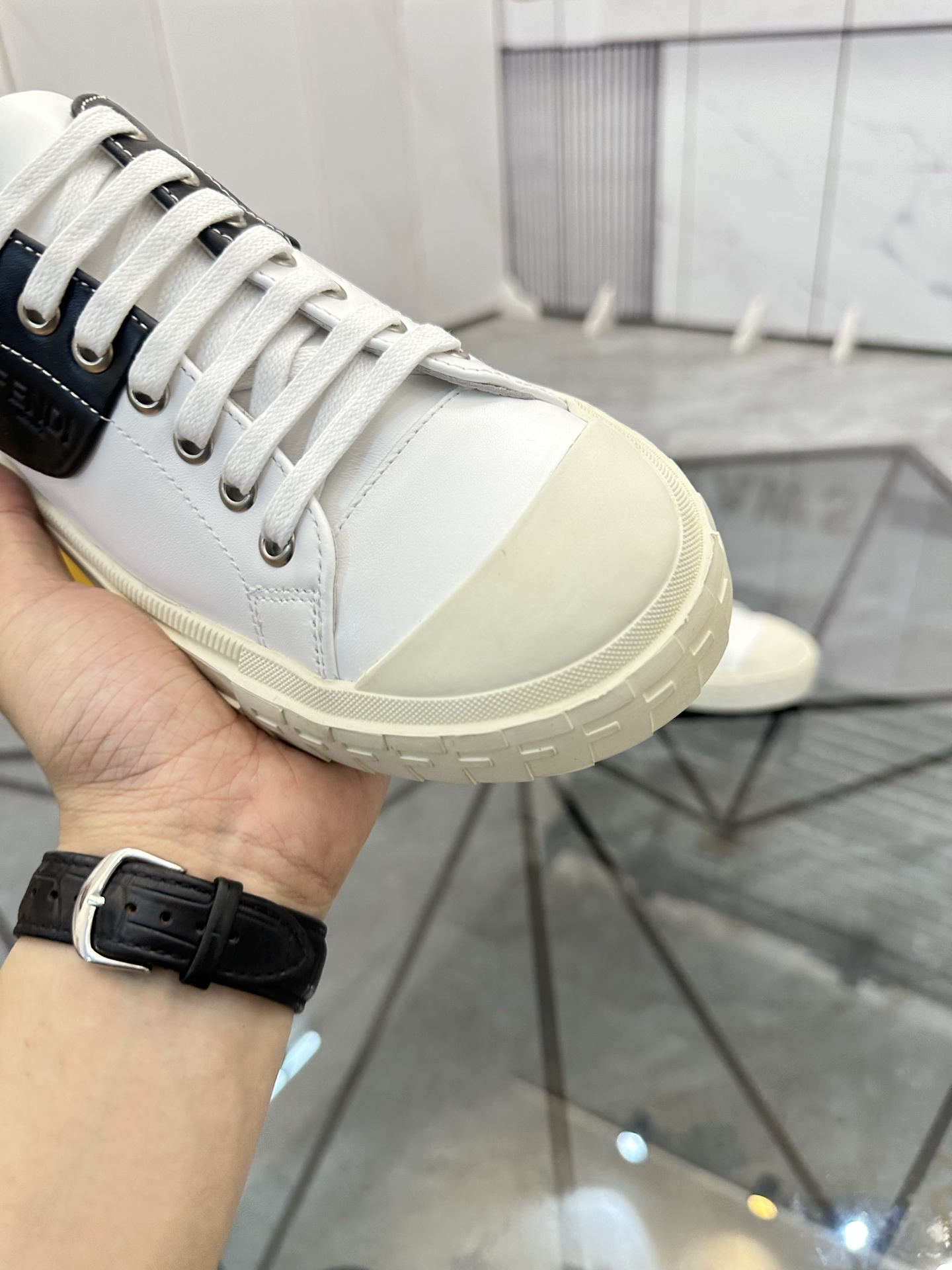 Precio de venta: P190 Marca: Fendi* mocasines de caña bajaTalla: 38-44(se puede personalizar hasta 4