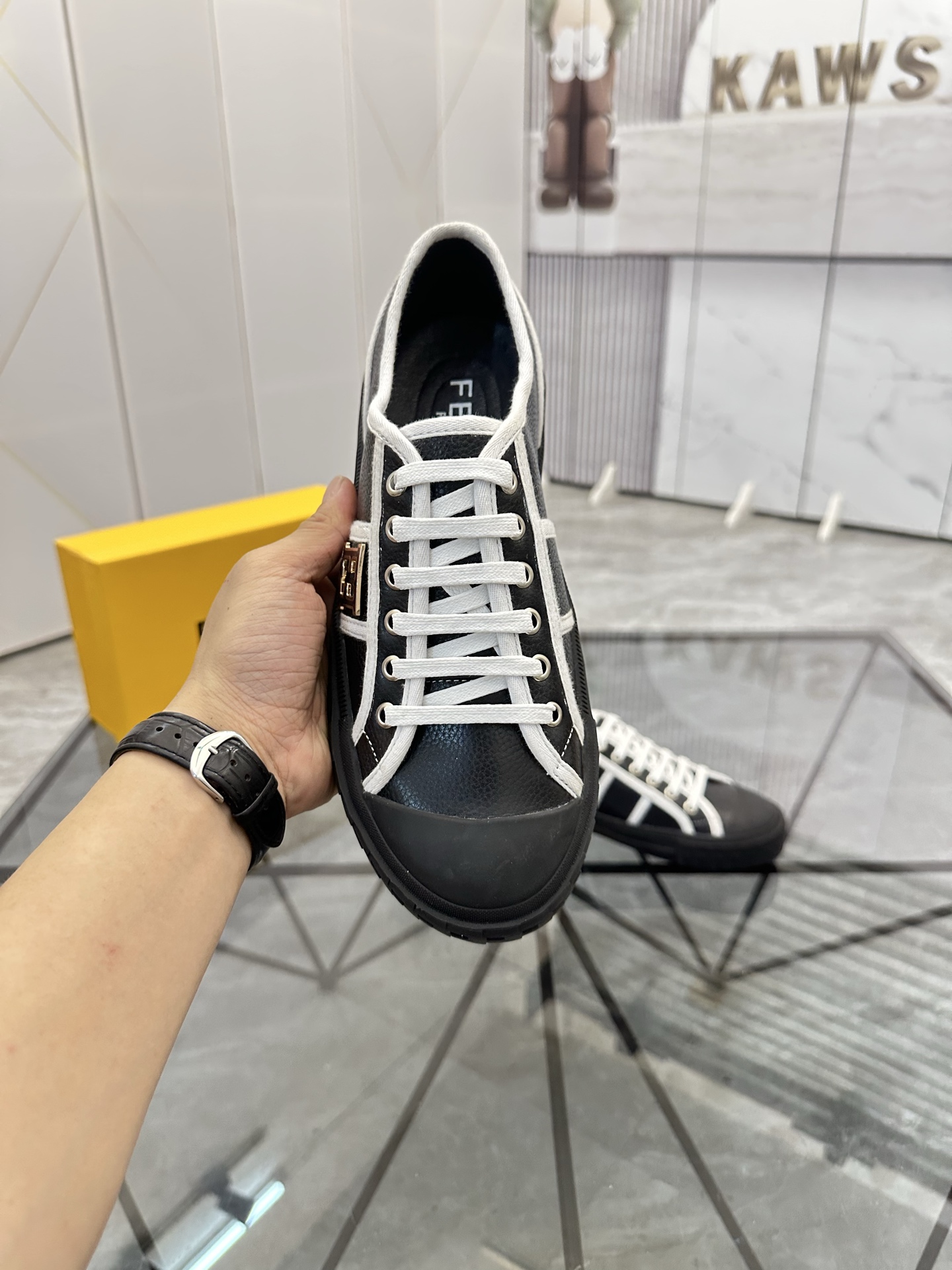 Precio de venta: P190 Marca: Fendi* mocasines de caña bajaTalla: 38-44(se puede personalizar hasta 4