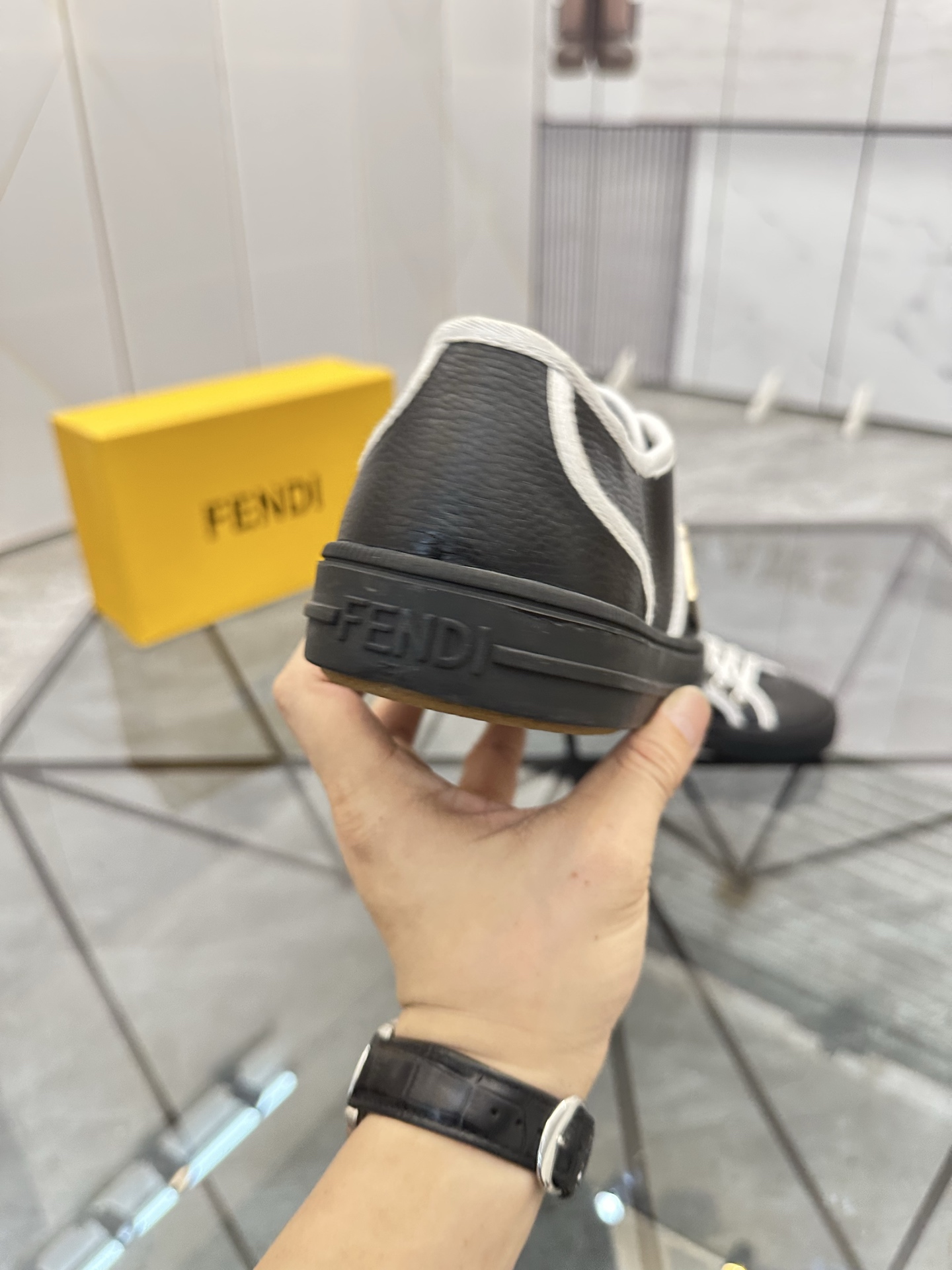 Precio de venta: P190 Marca: Fendi* mocasines de caña bajaTalla: 38-44(se puede personalizar hasta 4