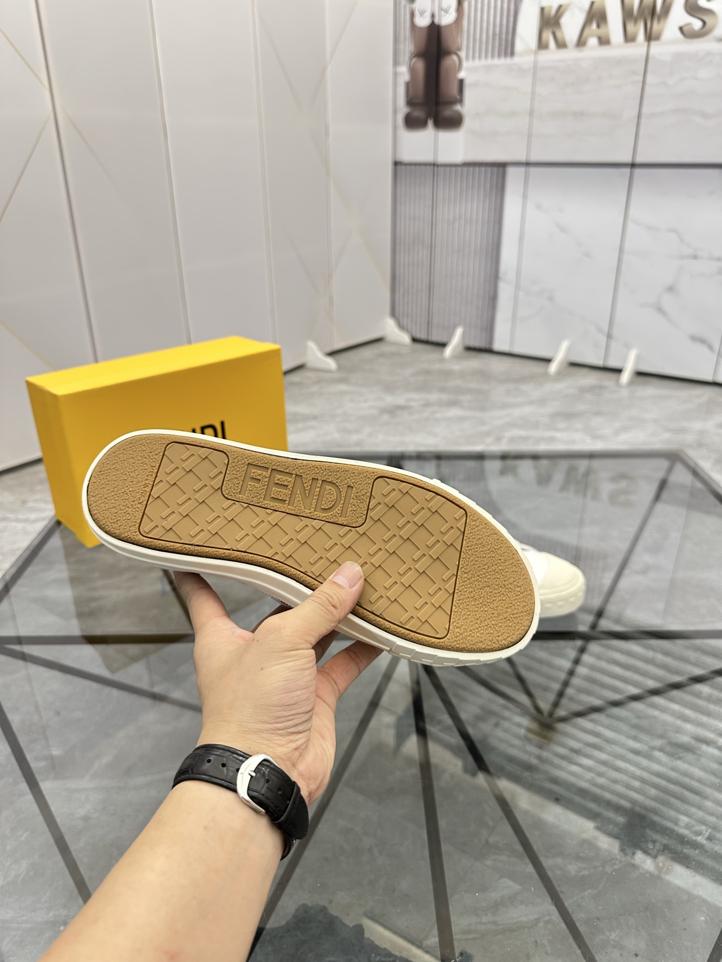 Precio de venta: P190 Marca: Fendi* mocasines de caña bajaTalla: 38-44(se puede personalizar hasta 4