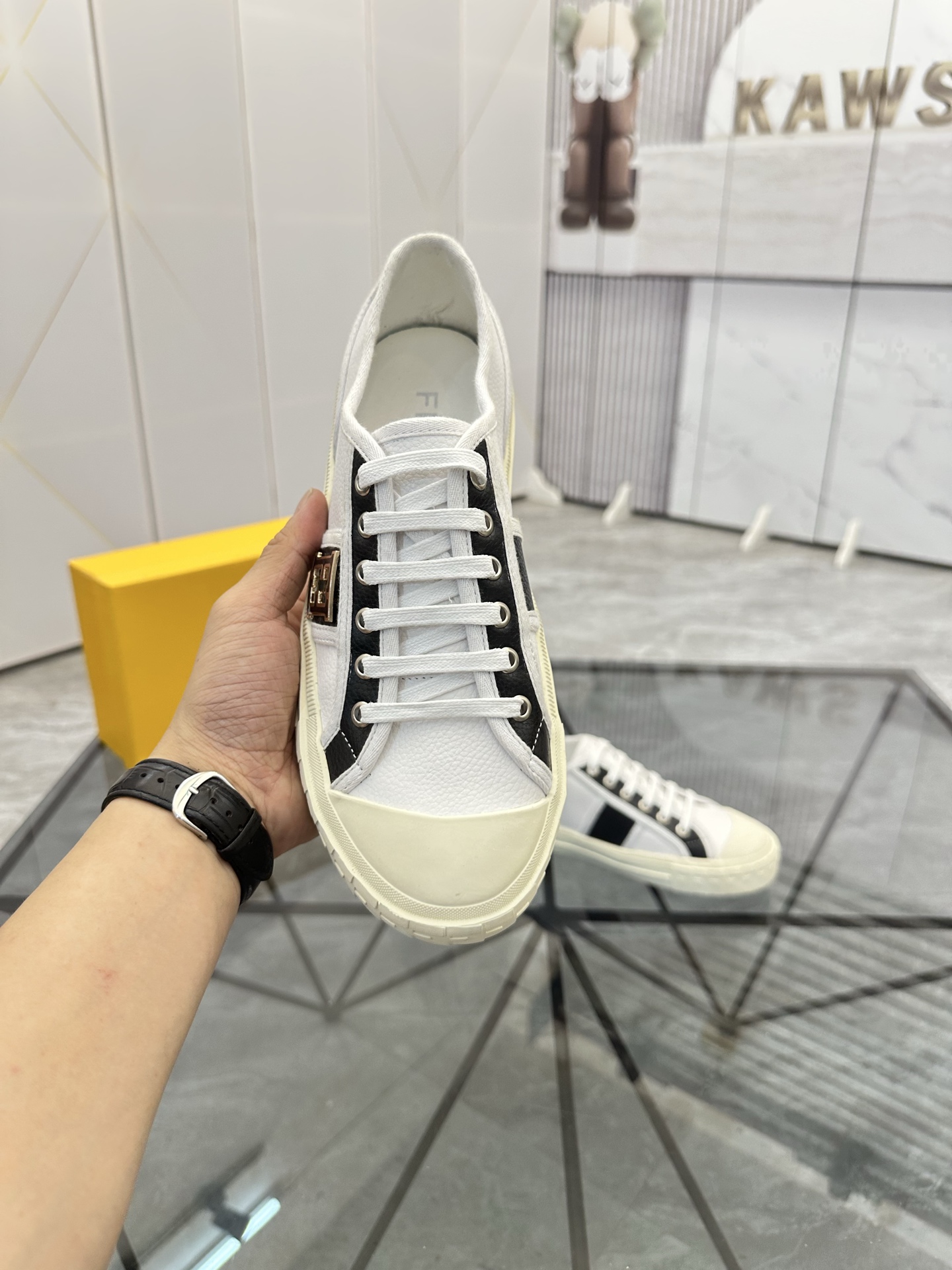 Precio de venta: P190 Marca: Fendi* mocasines de caña bajaTalla: 38-44(se puede personalizar hasta 4