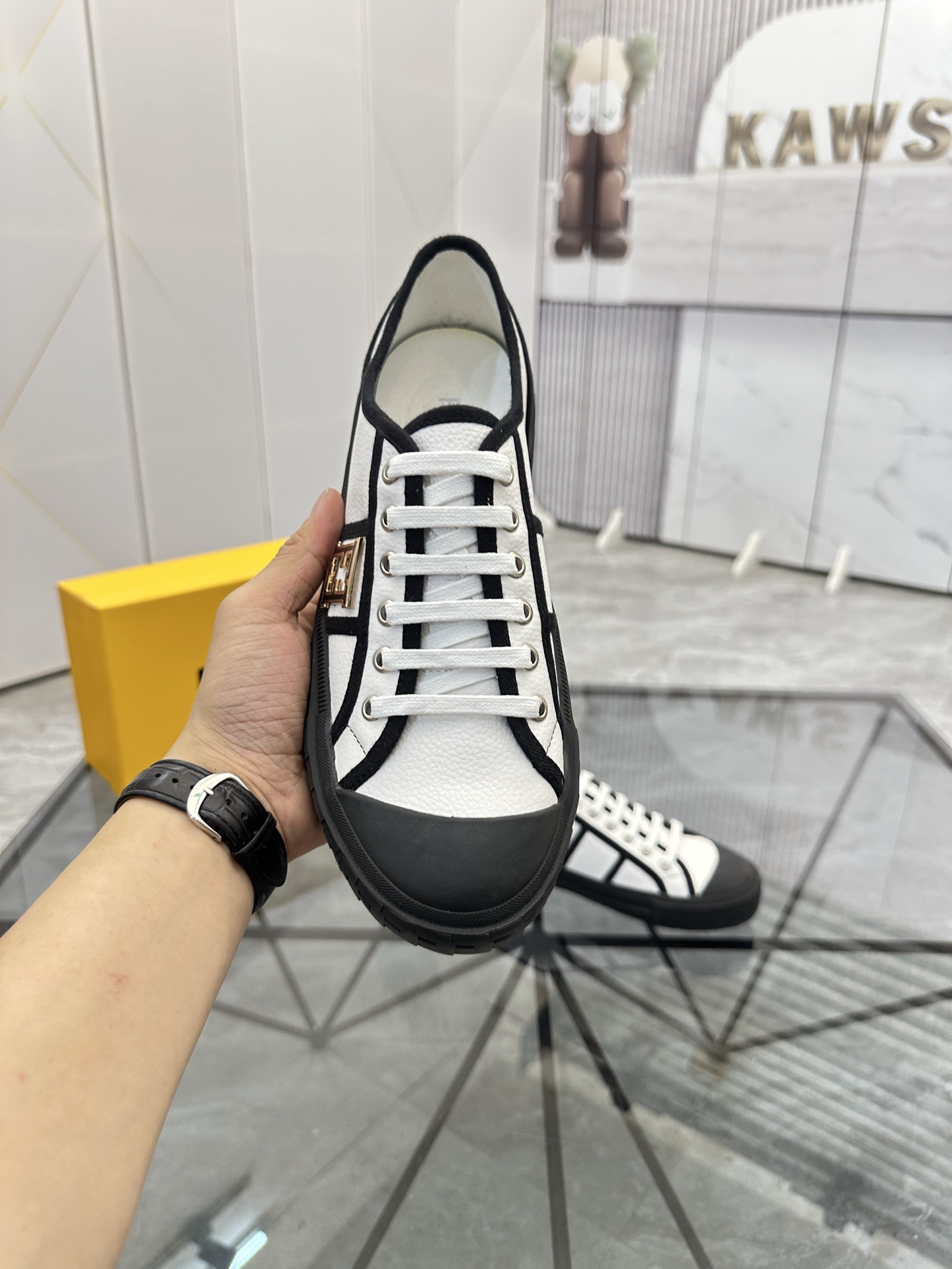 Precio de venta: P190 Marca: Fendi* mocasines de caña bajaTalla: 38-44(se puede personalizar hasta 4