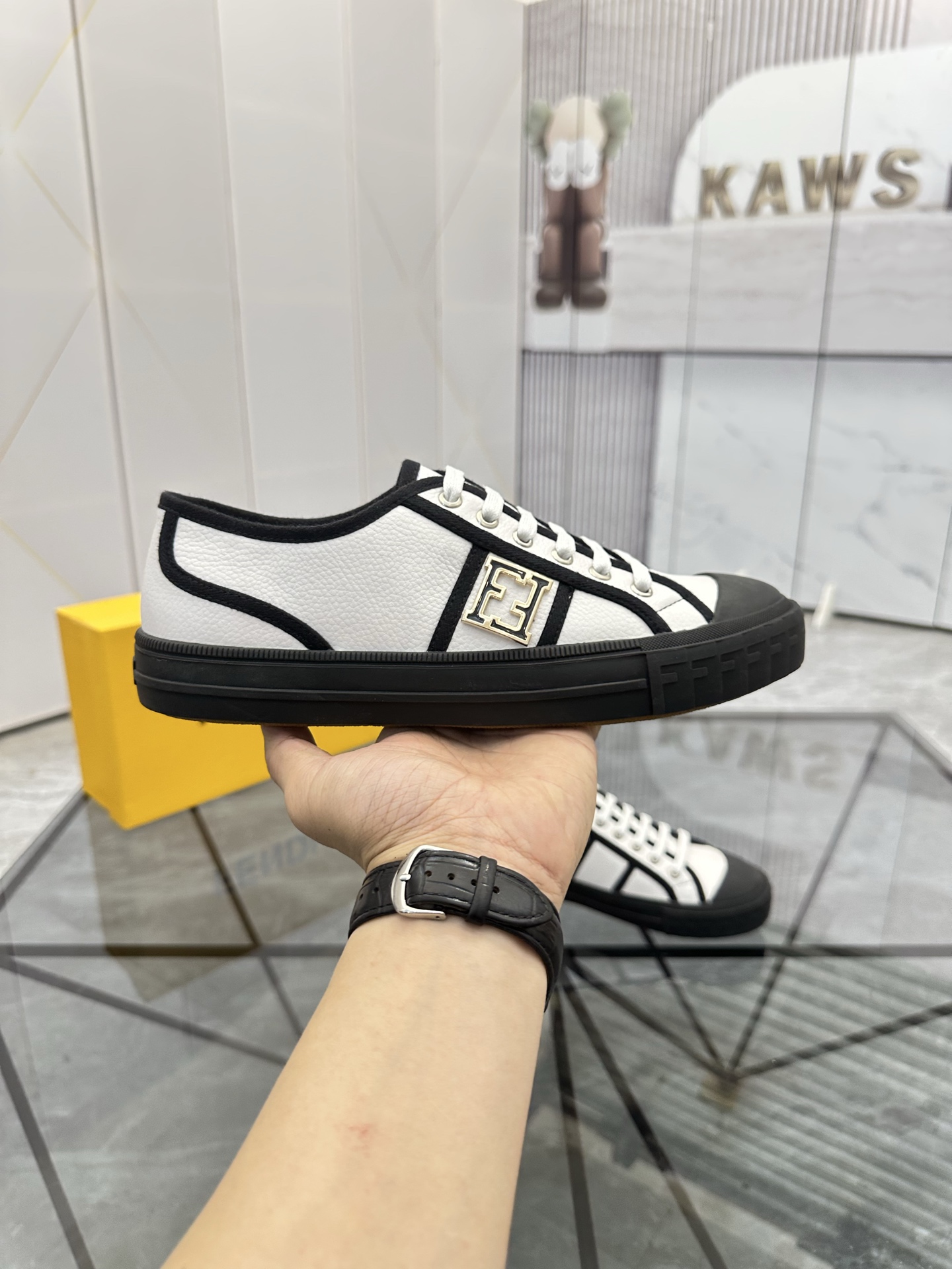 Precio de venta: P190 Marca: Fendi* mocasines de caña bajaTalla: 38-44(se puede personalizar hasta 4