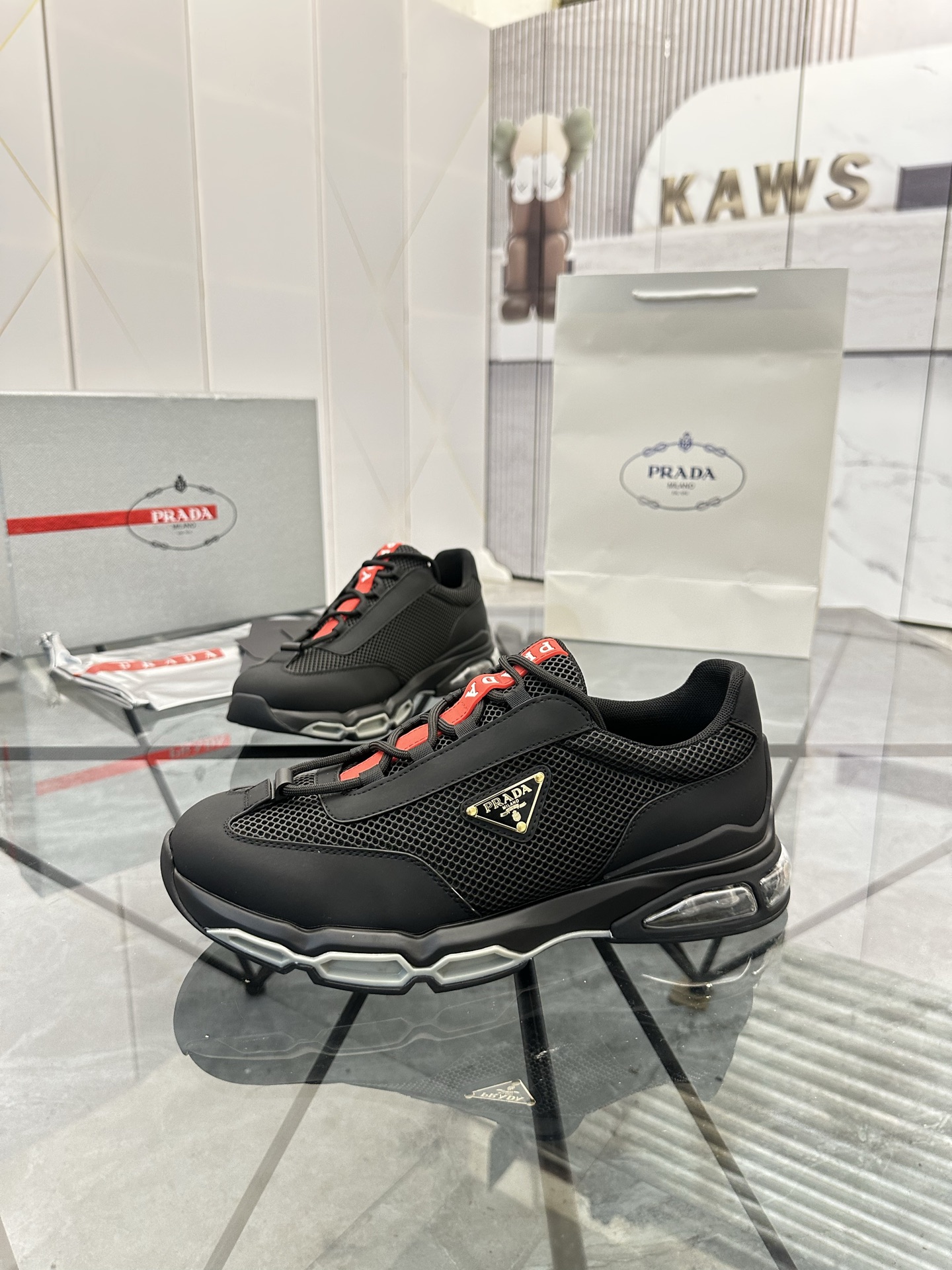 Precio de venta: P310 Calidad superior de gama altaMarca: Prada *