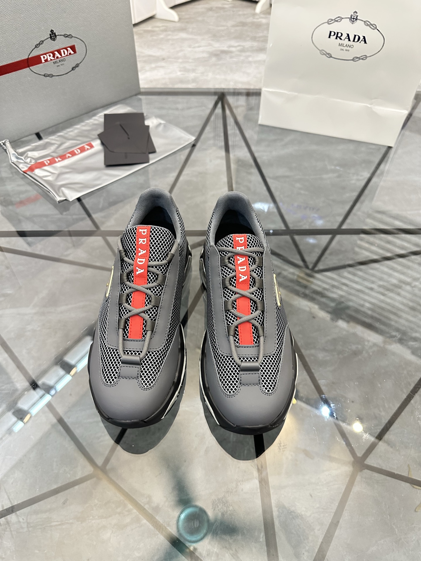 Precio de venta: P310 Calidad superior de gama altaMarca: Prada *"Prada*" mocasines de caña bajaTall