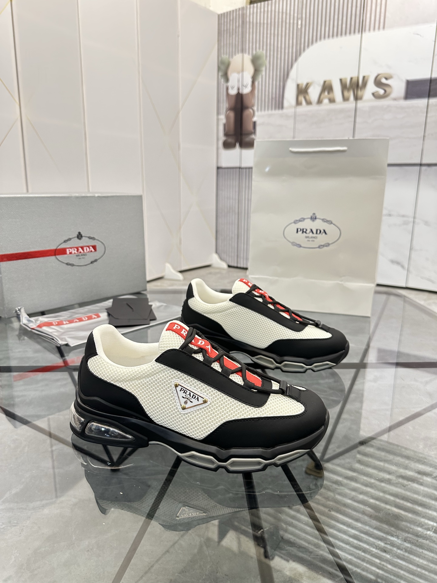 Precio de venta: P310 Calidad superior de gama altaMarca: Prada *"Prada*" mocasines de caña bajaTall