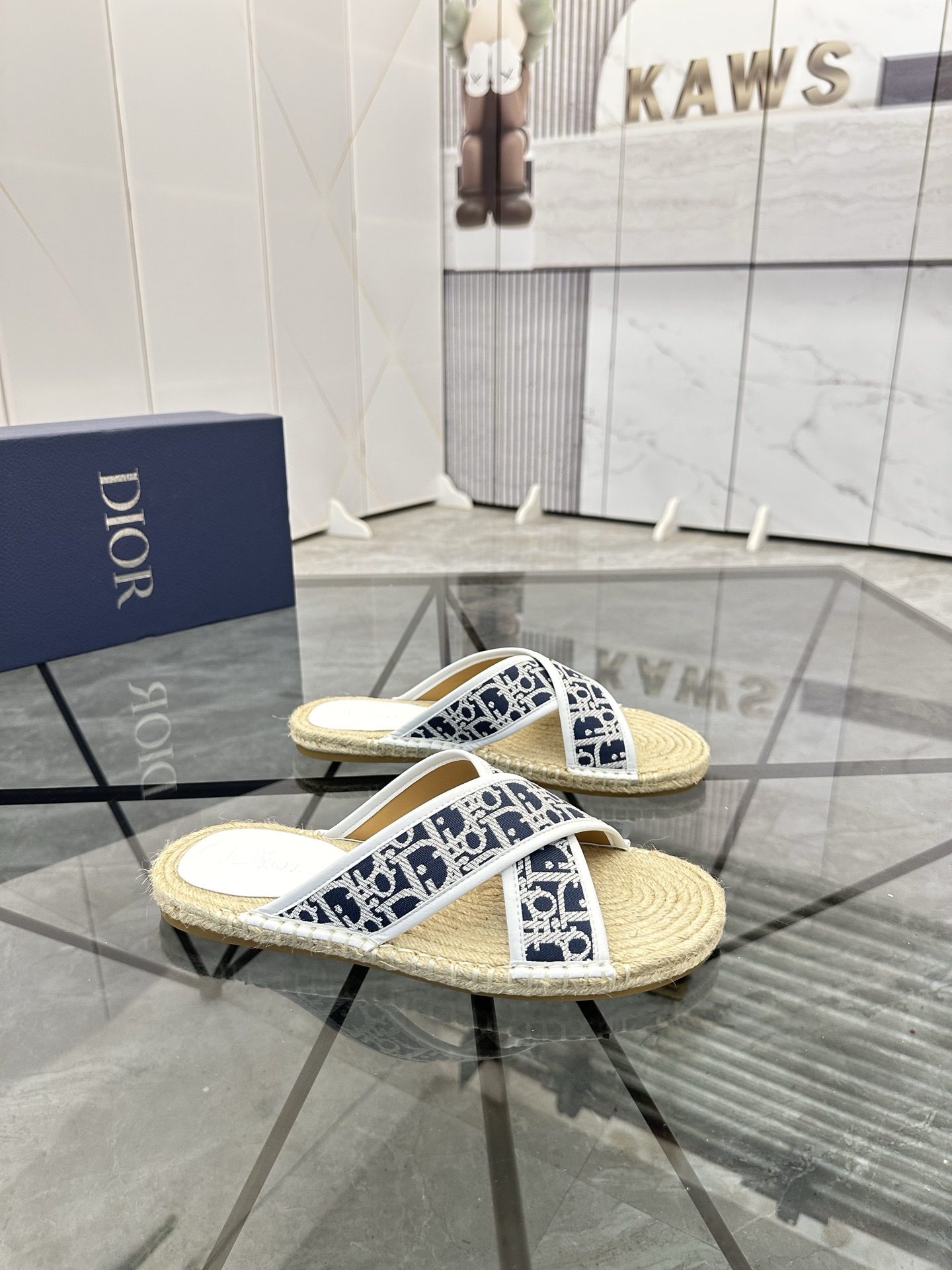 Precio de venta: P130 Marca: Dior* zapatillasTalla: 38-44(37.45.46.47) Material del producto: Parte 