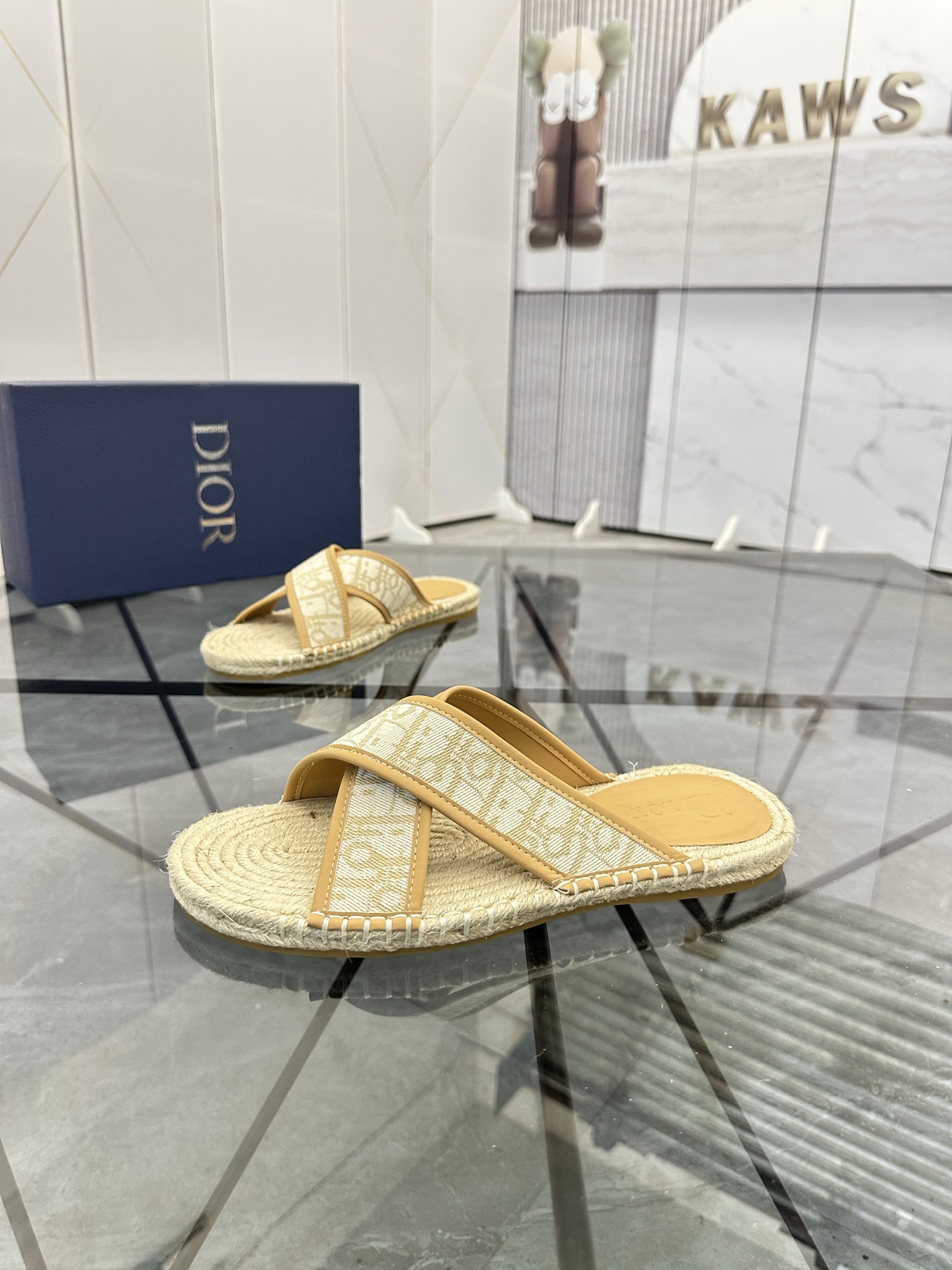 Precio de venta: P130 Marca: Dior* zapatillasTalla: 38-44(37.45.46.47) Material del producto: Parte 