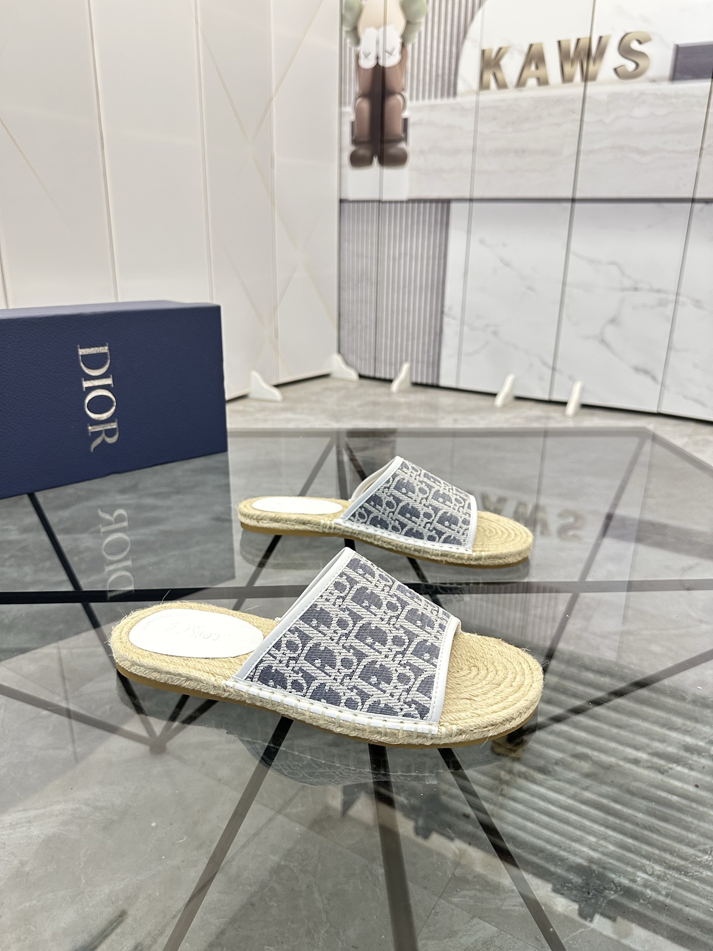 Precio de venta: P130 Marca: Dior* zapatillasTalla: 38-44(37.45.46.47) Material del producto: Parte 
