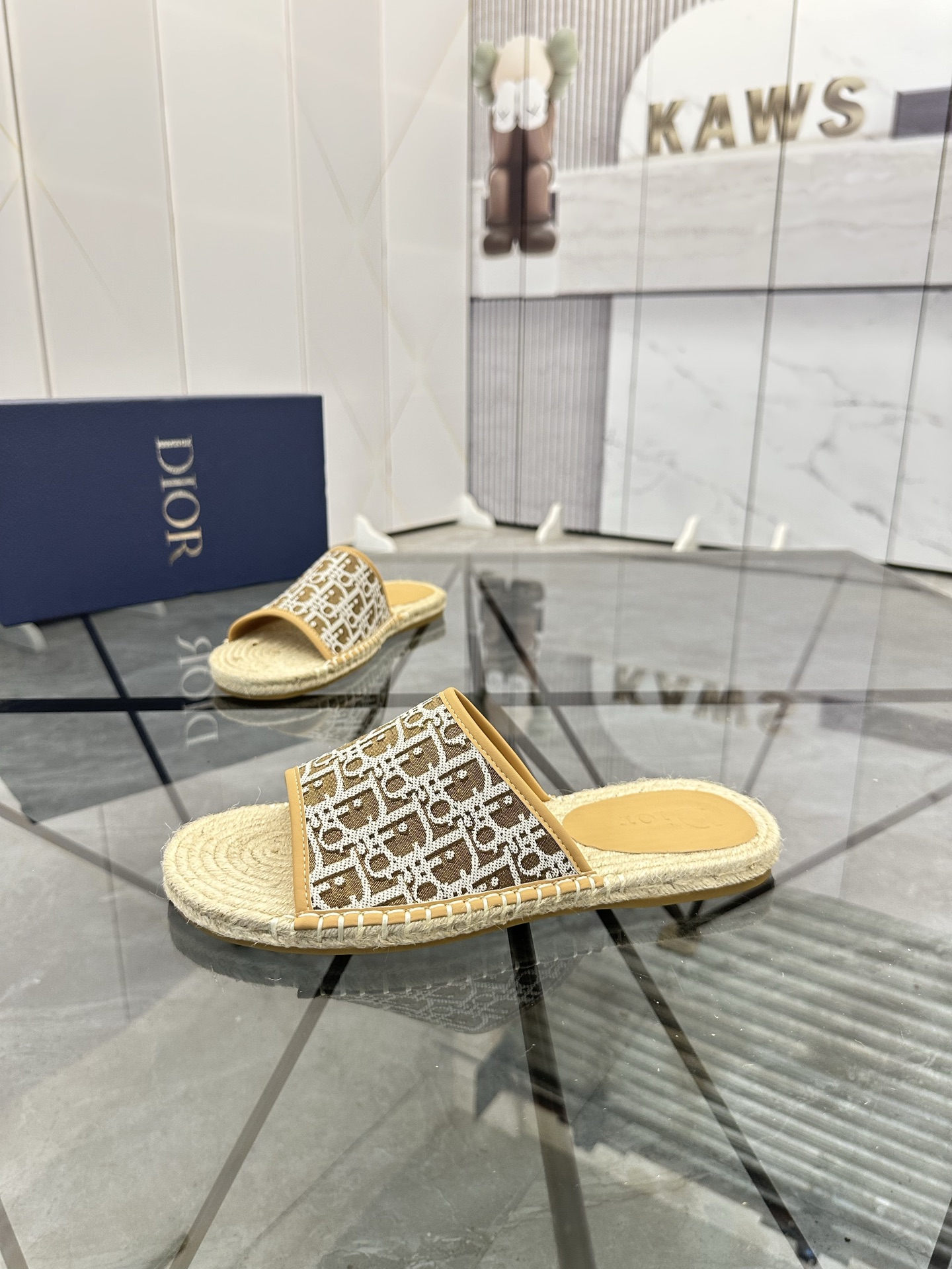 Precio de venta: P130 Marca: Dior* zapatillasTalla: 38-44(37.45.46.47) Material del producto: Parte 