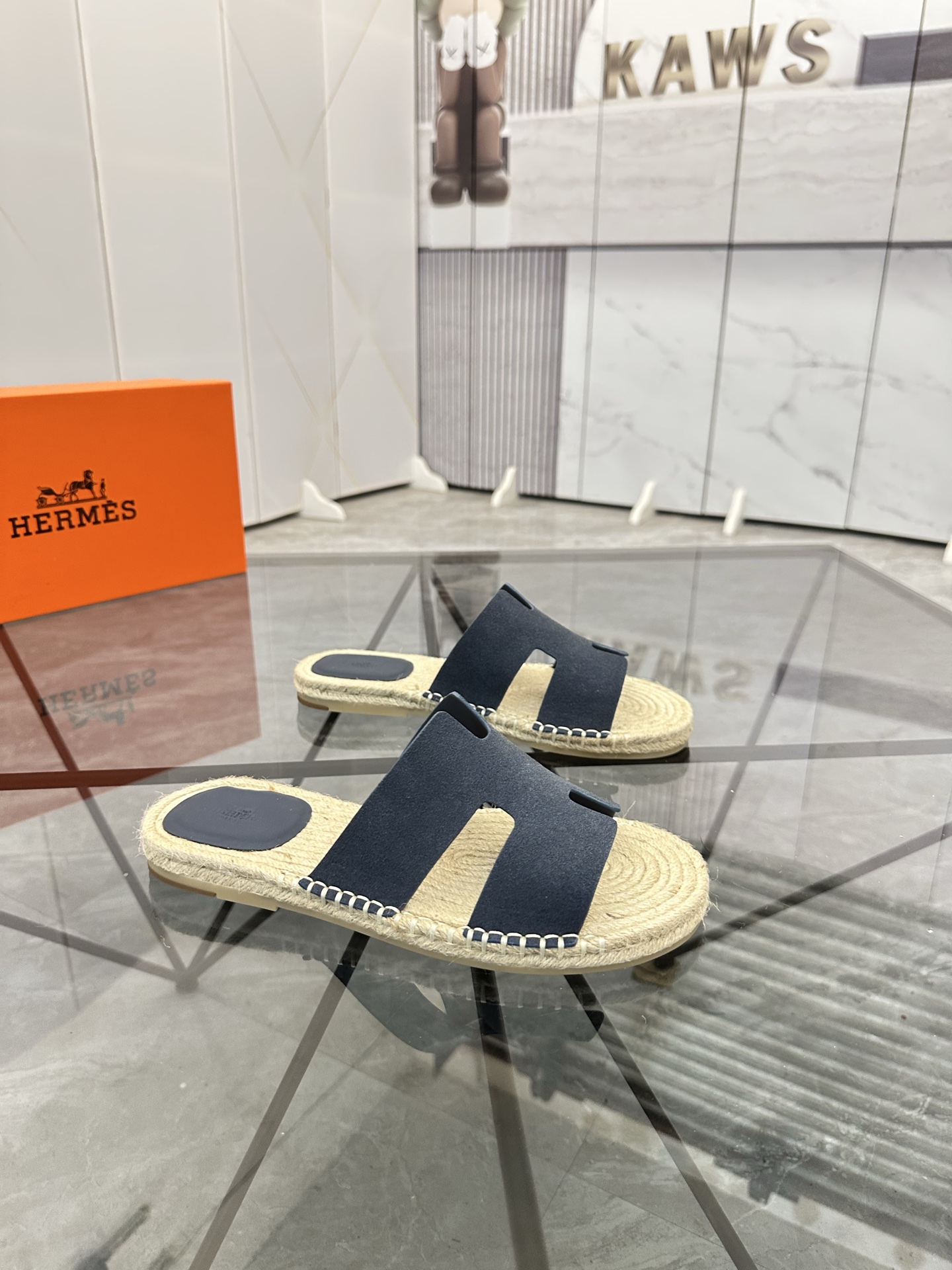 Precio de venta: P130 Marca comercial: Hermes* zapatillas Talla: 38-44(37.45.46.47) Material del pro