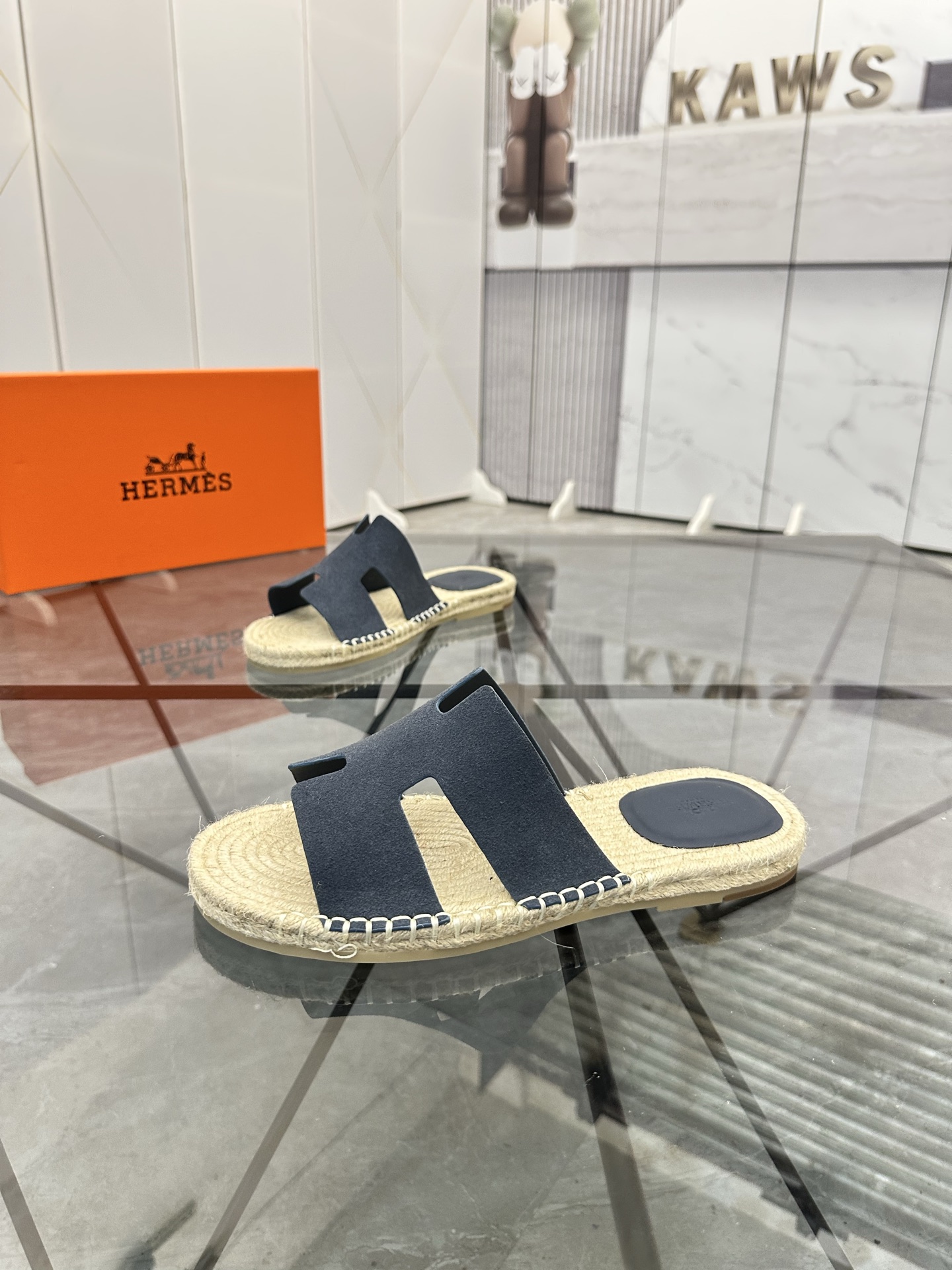 Precio de venta: P130 Marca comercial: Hermes* zapatillas Talla: 38-44(37.45.46.47) Material del pro