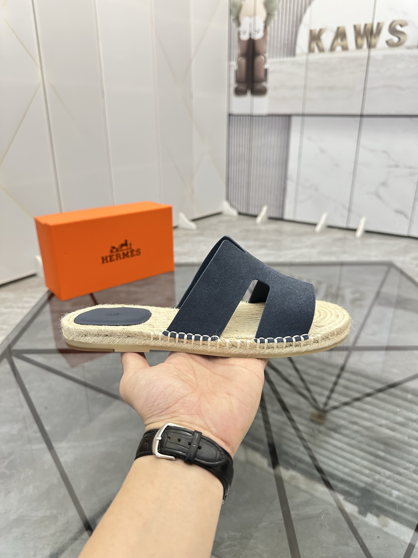 Precio de venta: P130 Marca comercial: Hermes* zapatillas Talla: 38-44(37.45.46.47) Material del pro
