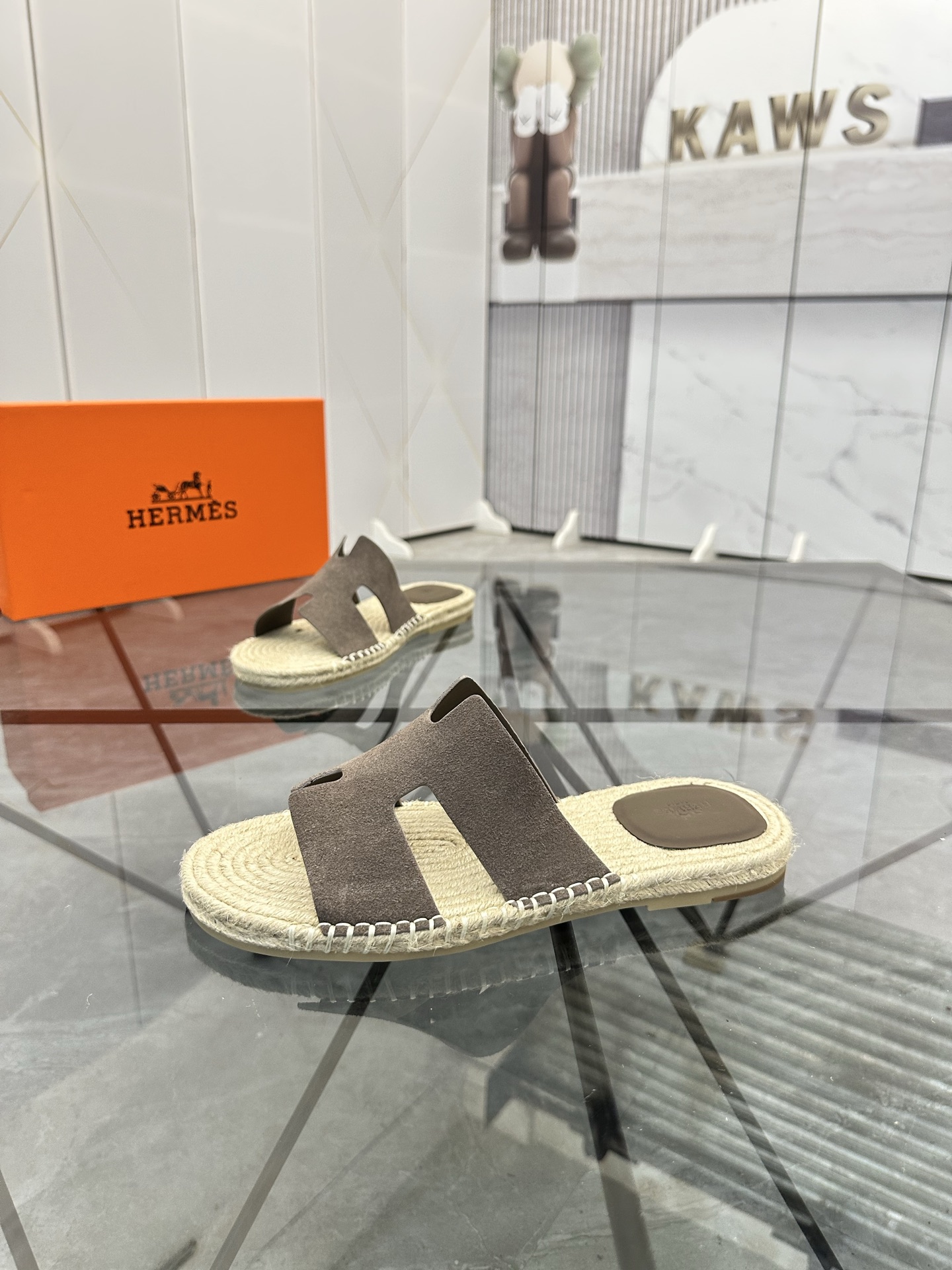 Precio de venta: P130 Marca comercial: Hermes* zapatillas Talla: 38-44(37.45.46.47) Material del pro