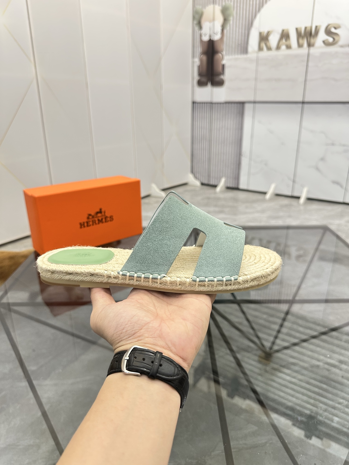 Precio de venta: P130 Marca comercial: Hermes* zapatillas Talla: 38-44(37.45.46.47) Material del pro