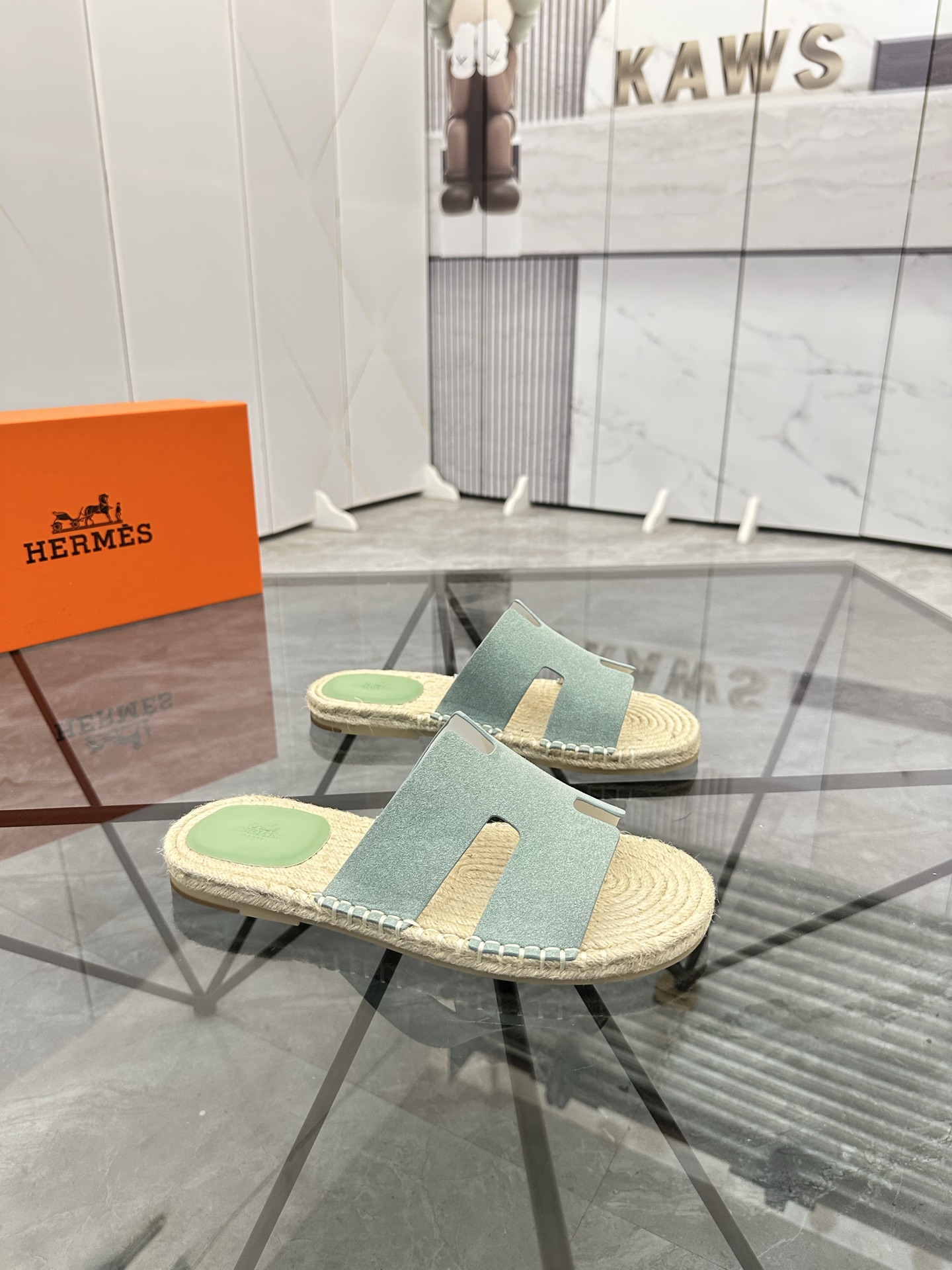Precio de venta: P130 Marca comercial: Hermes* zapatillas Talla: 38-44(37.45.46.47) Material del pro
