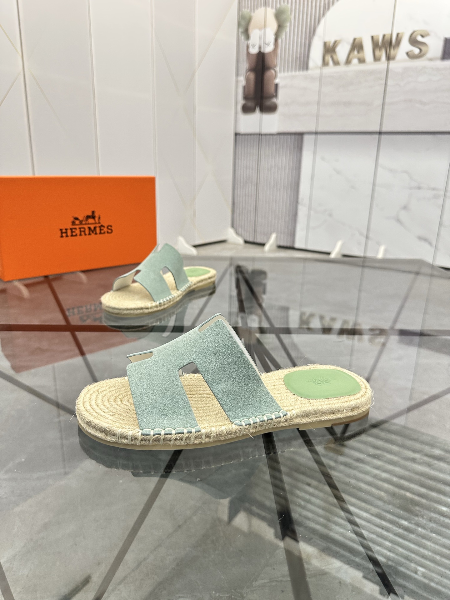 Precio de venta: P130 Marca comercial: Hermes* zapatillas Talla: 38-44(37.45.46.47) Material del pro