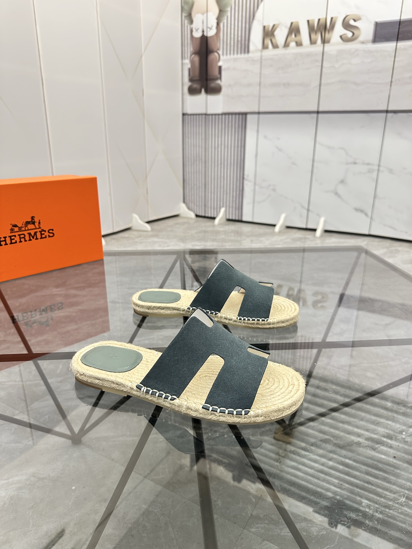 Precio de venta: P130 Marca comercial: Hermes* zapatillas Talla: 38-44(37.45.46.47) Material del pro