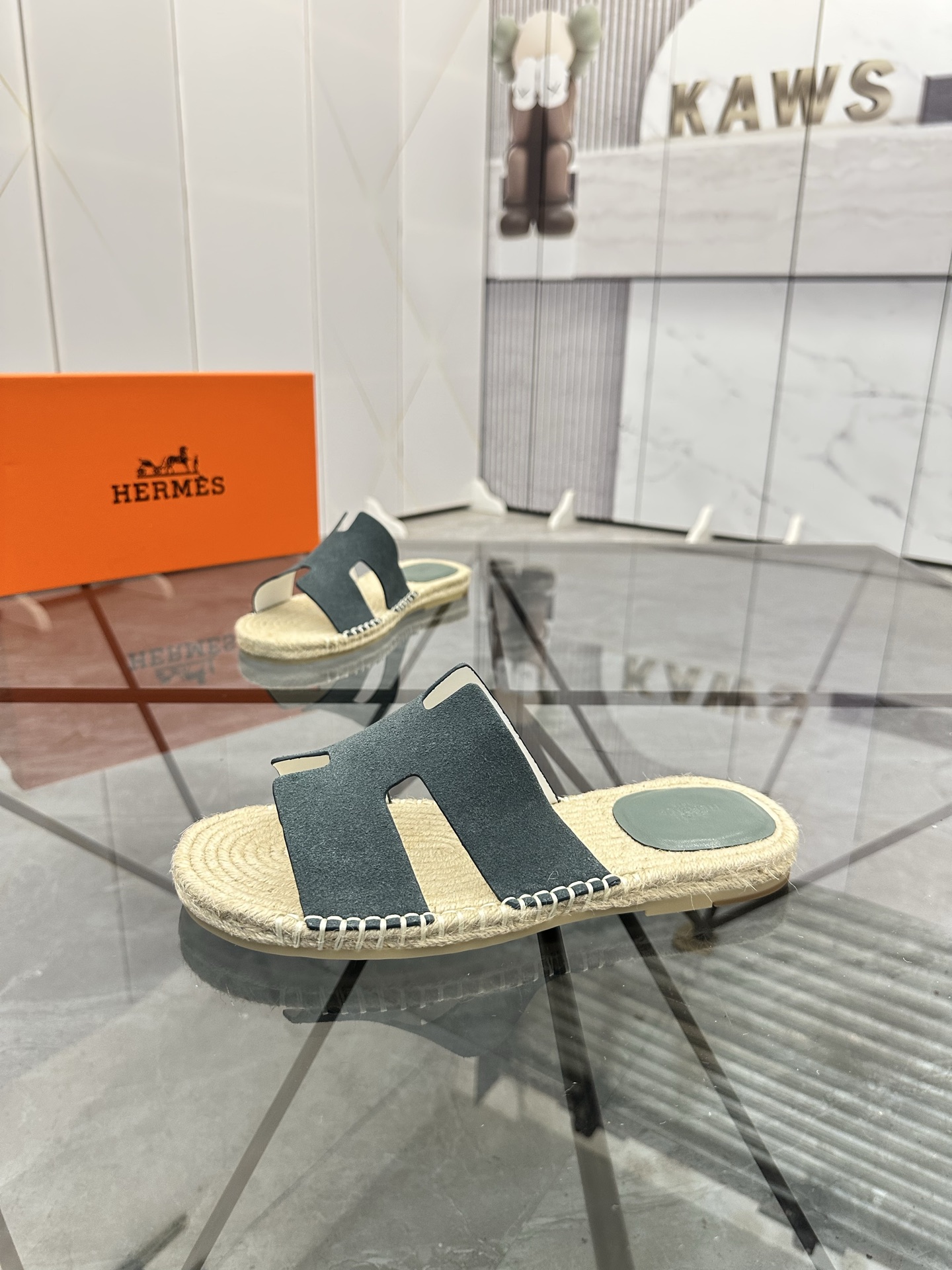 Precio de venta: P130 Marca comercial: Hermes* zapatillas Talla: 38-44(37.45.46.47) Material del pro