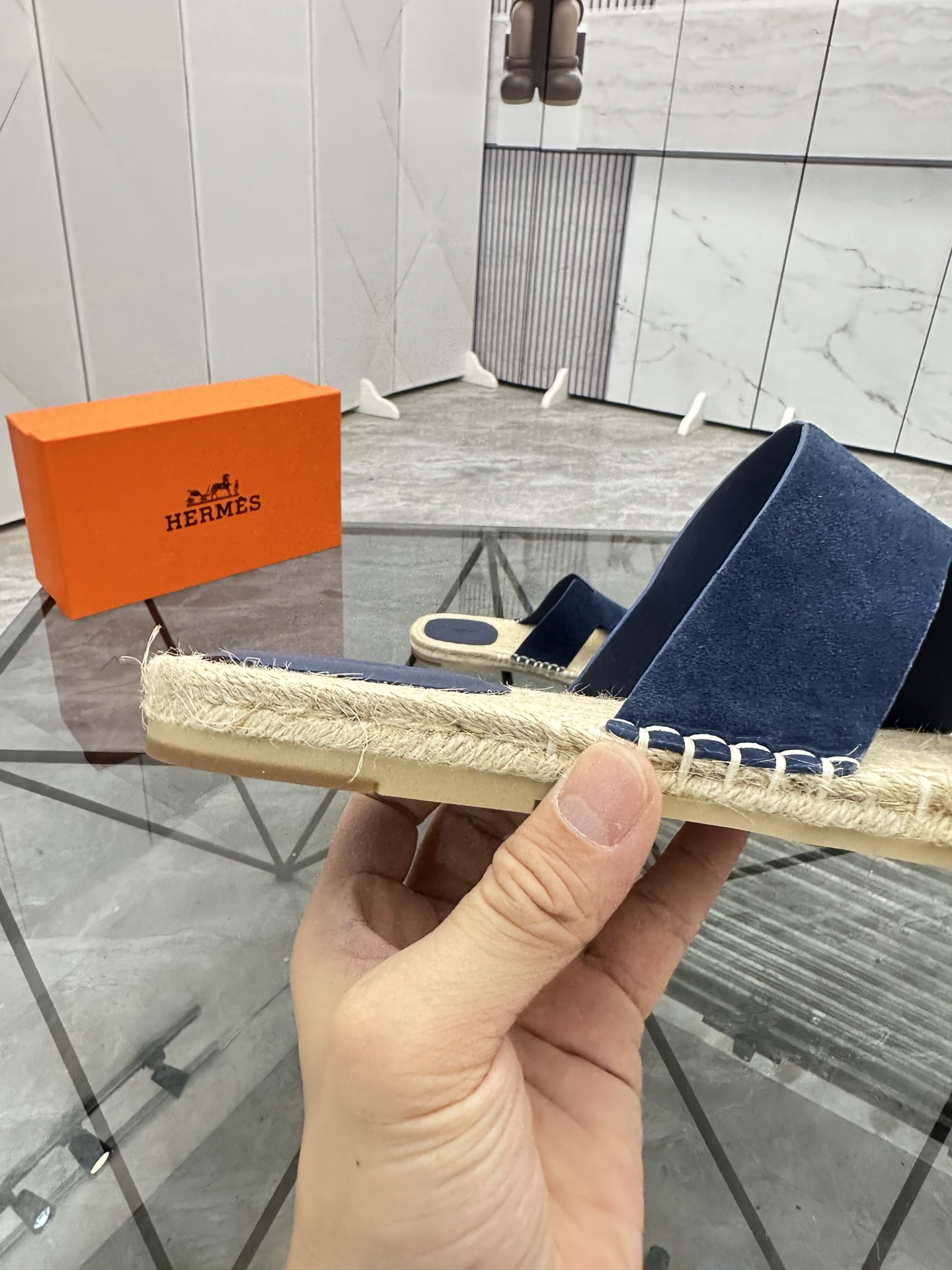 Precio de venta: P130 Marca comercial: Hermes* zapatillas Talla: 38-44(37.45.46.47) Material del pro