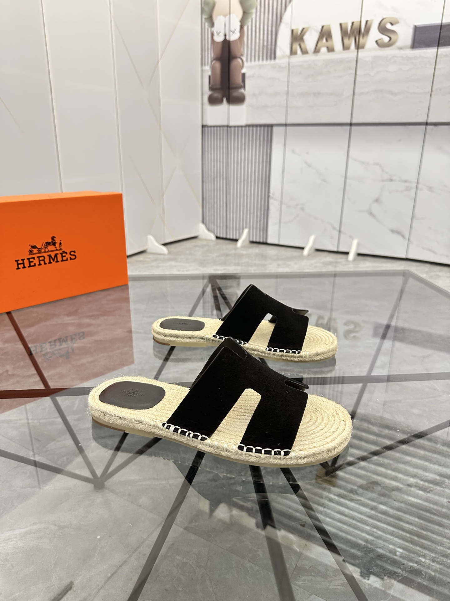 Precio de venta: P130 Marca comercial: Hermes* zapatillas Talla: 38-44(37.45.46.47) Material del pro