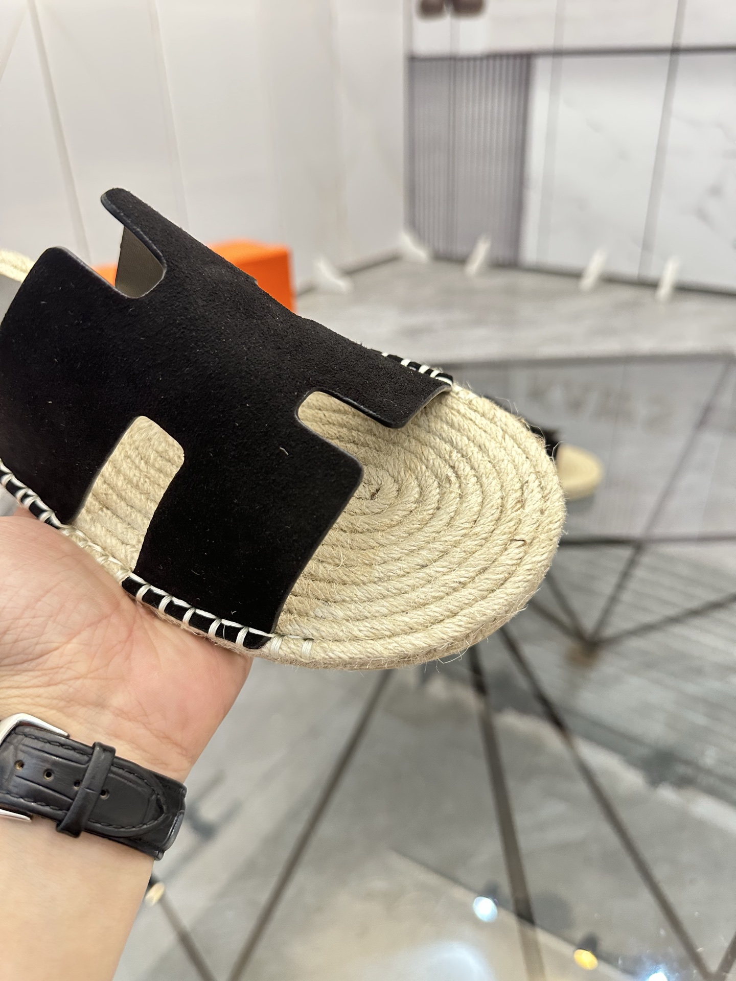 Precio de venta: P130 Marca comercial: Hermes* zapatillas Talla: 38-44(37.45.46.47) Material del pro