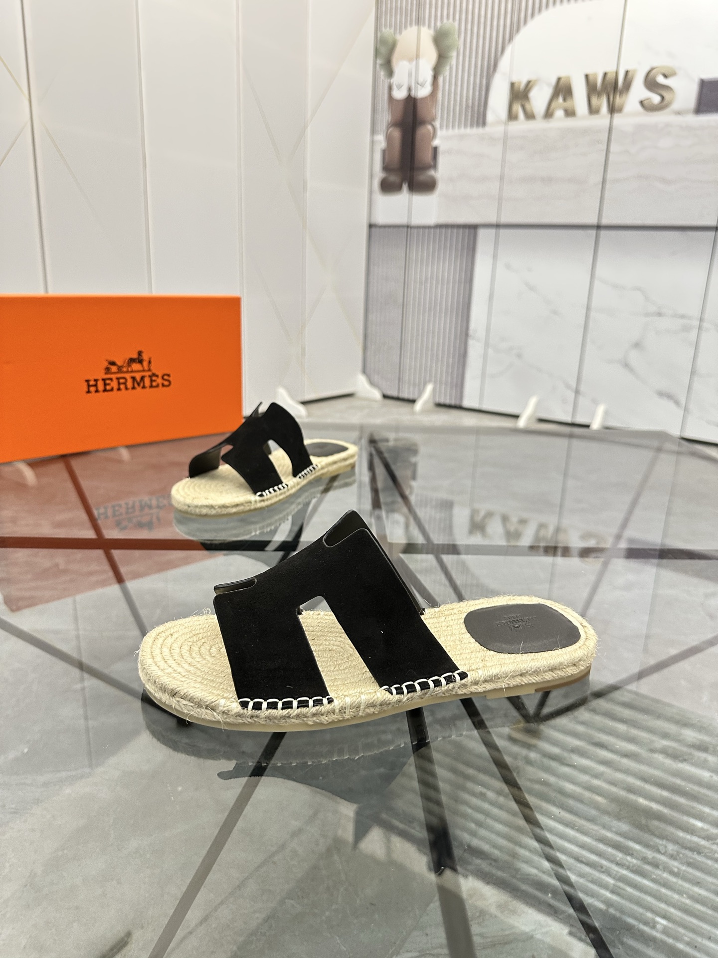 Precio de venta: P130 Marca comercial: Hermes* zapatillas Talla: 38-44(37.45.46.47) Material del pro