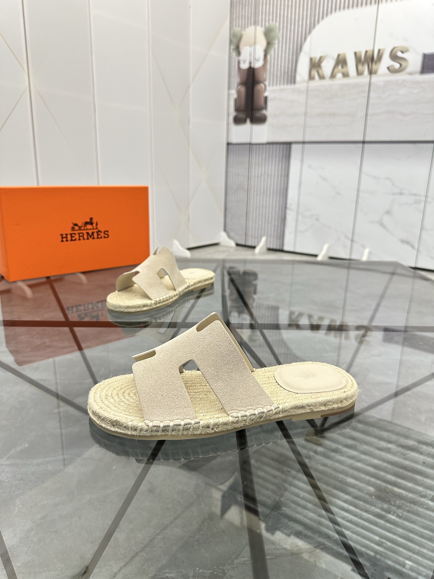 Precio de venta: P130 Marca comercial: Hermes* zapatillas Talla: 38-44(37.45.46.47) Material del pro