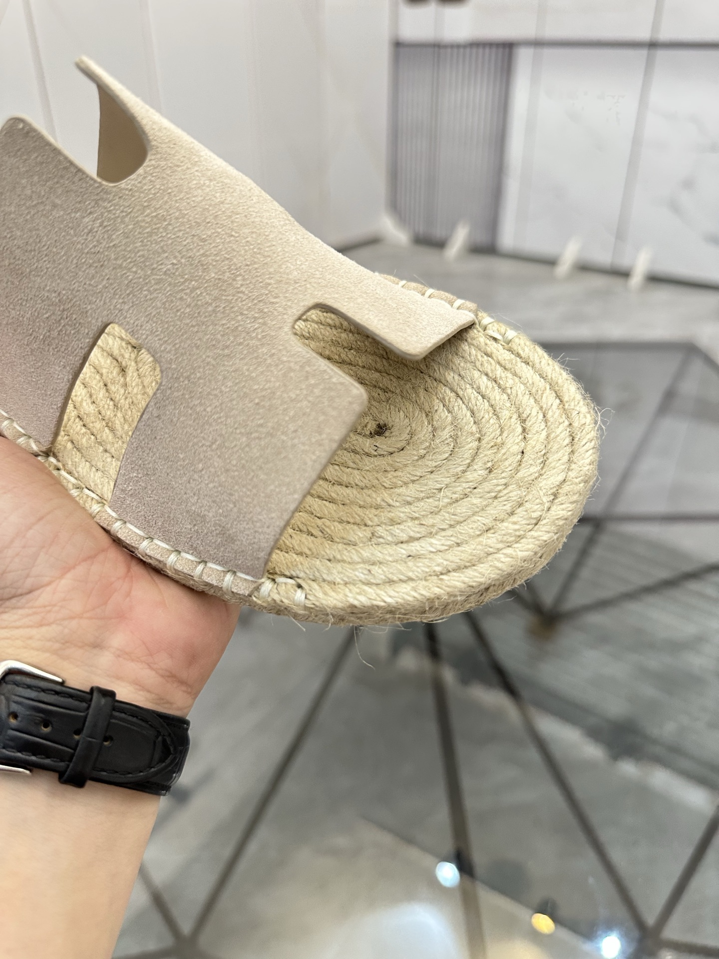Precio de venta: P130 Marca comercial: Hermes* zapatillas Talla: 38-44(37.45.46.47) Material del pro