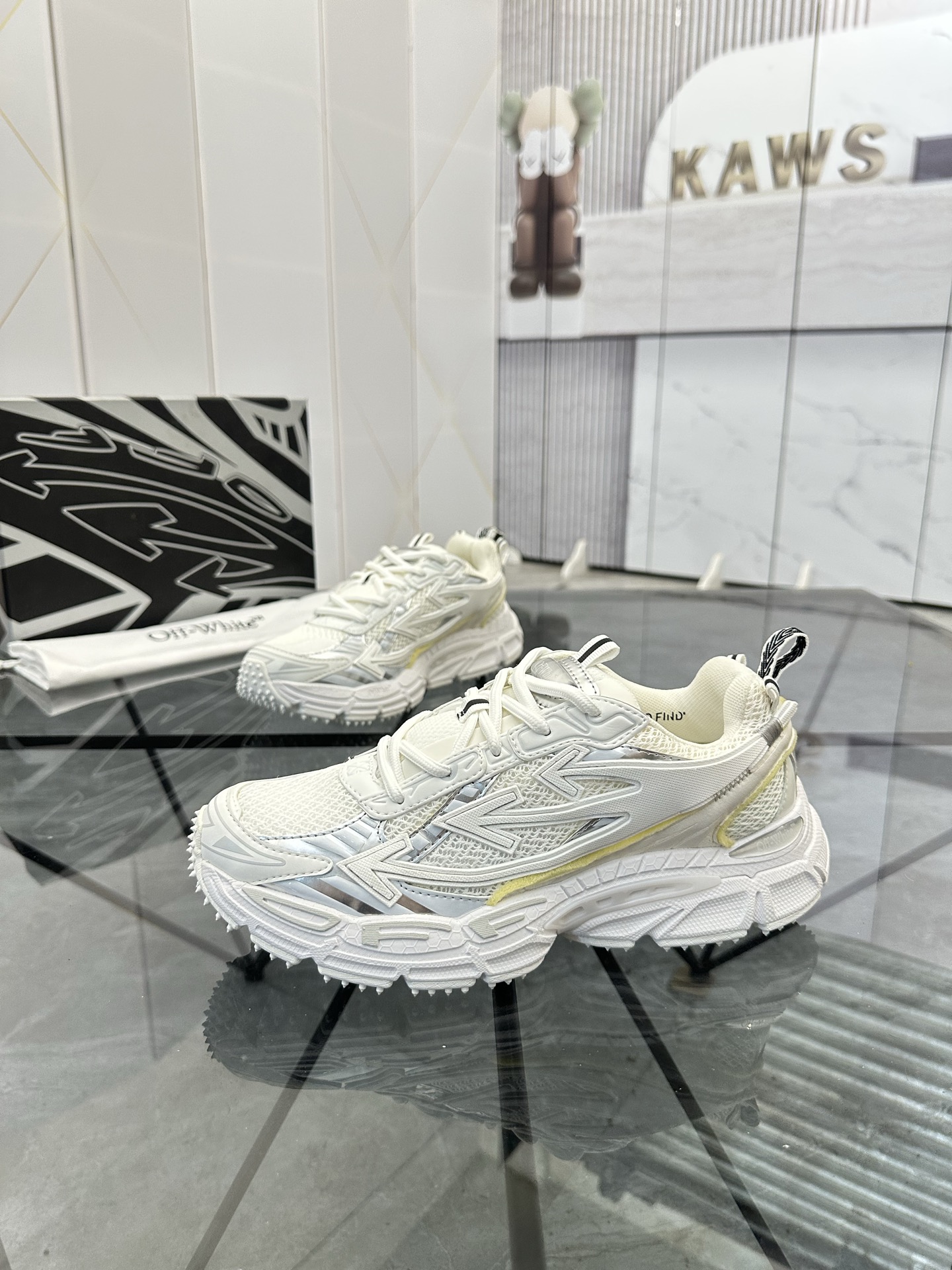 NO:354029,Price: High-end top quality Product trademark OFF WHITE *