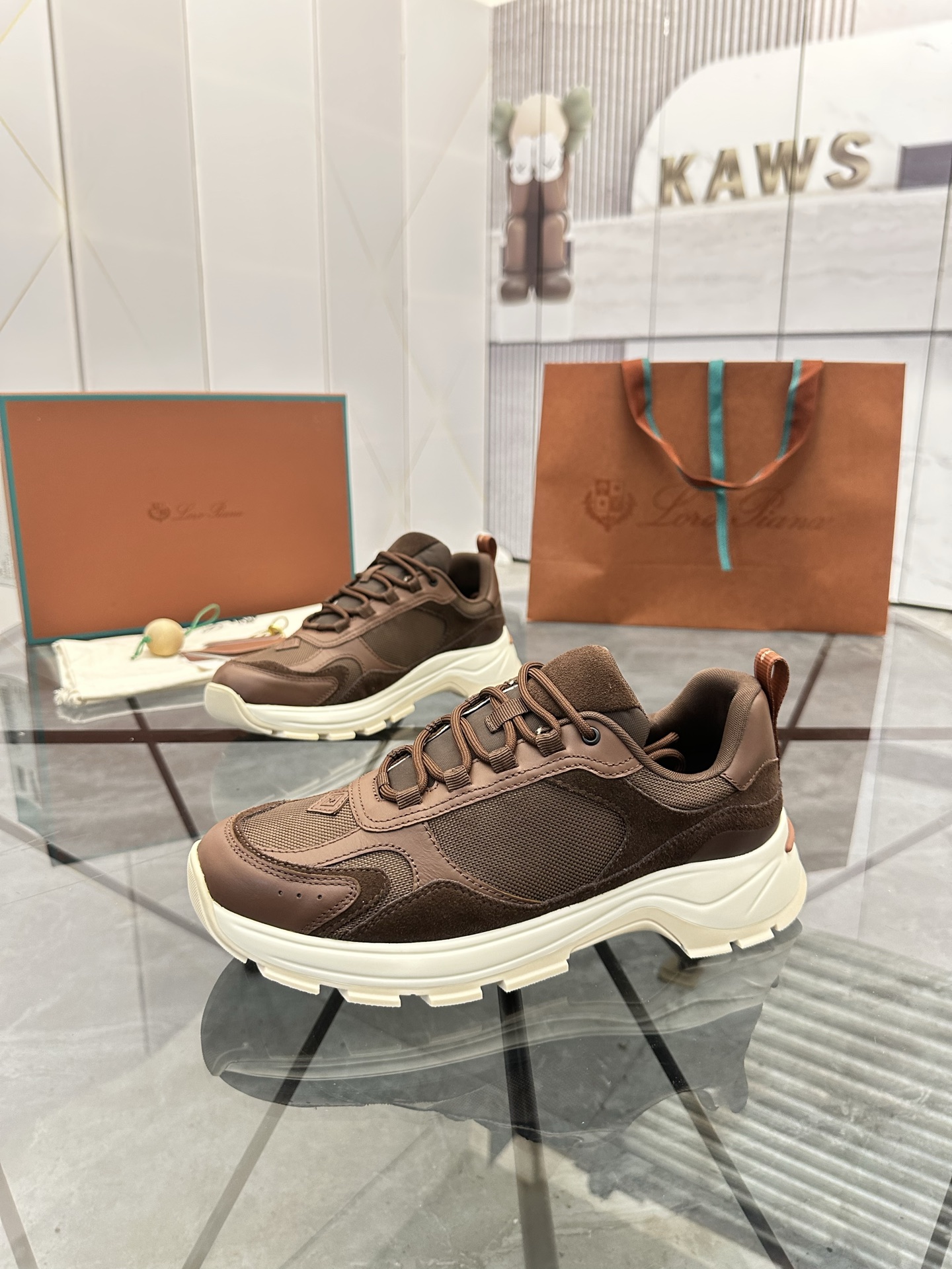 NO:354586,Price: Top quality Product trademark LP*