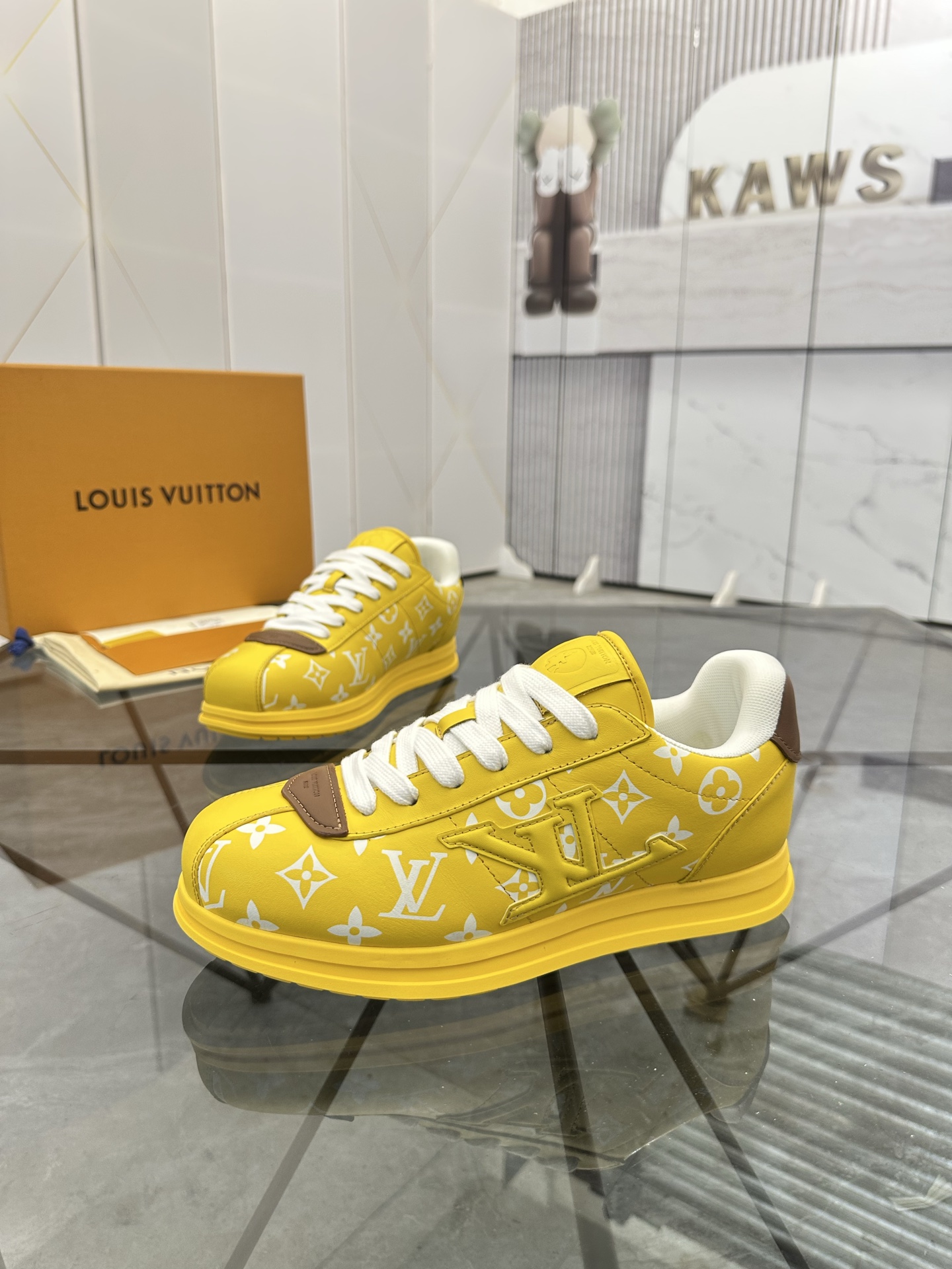 NO:352589,Price: High-end quality Product trademark LV *