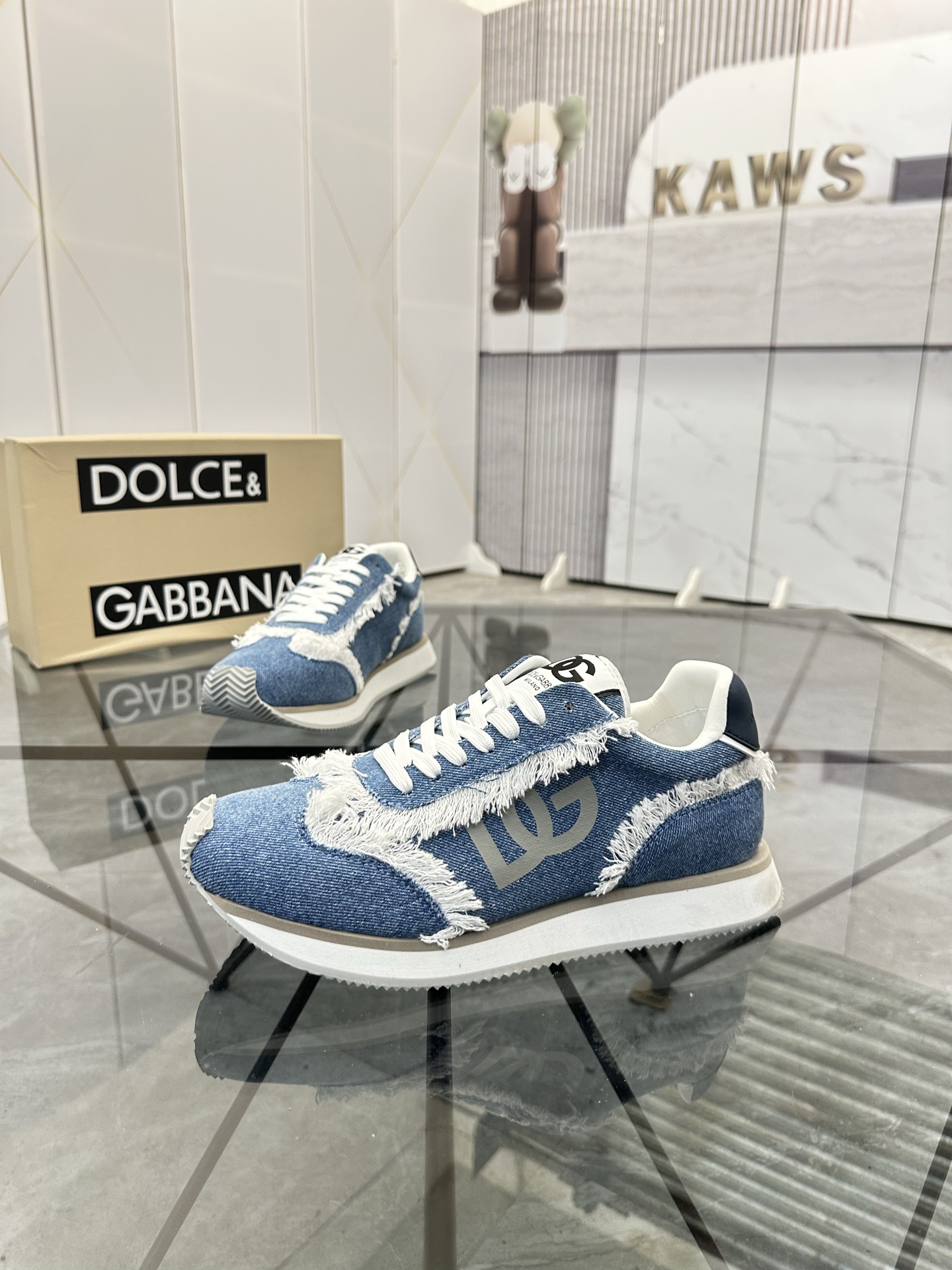 NO:355805,Price: Product trademark: DG* 