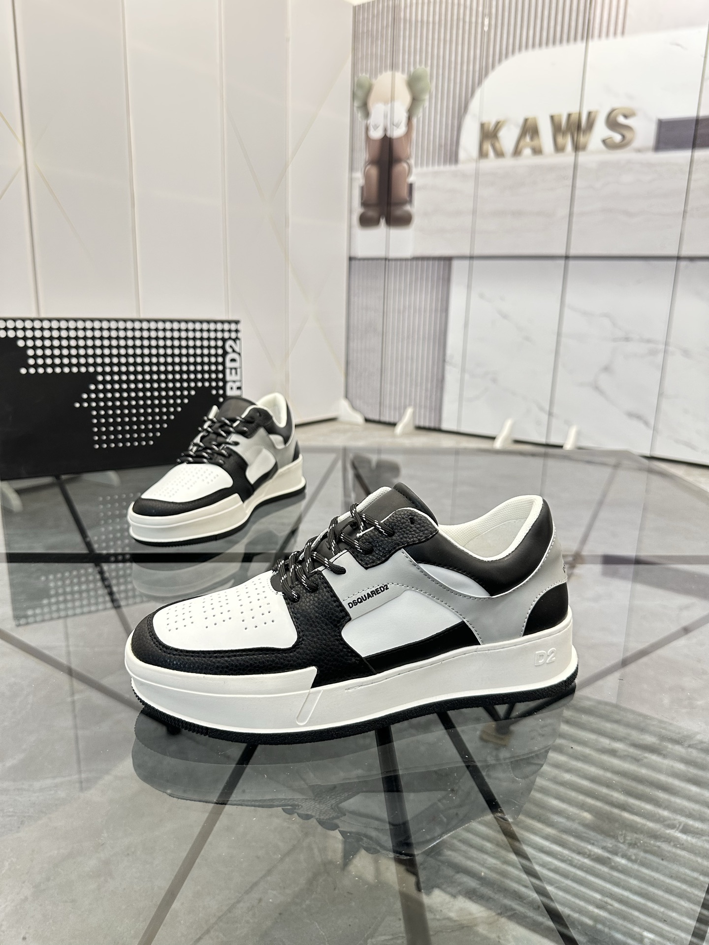 NO:355977,Sale price: Product trademark Dsquard 