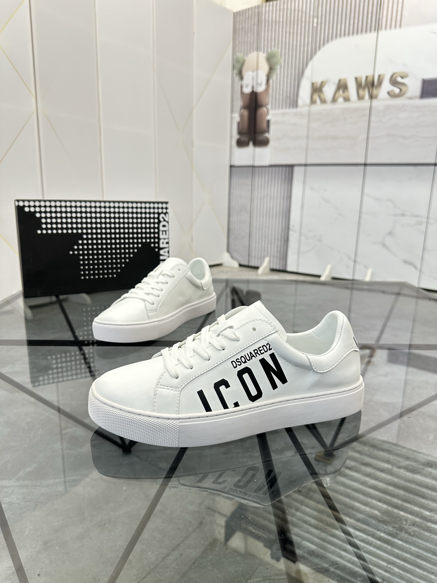 NO:356007,Sale price: Product trademark Dsquard 