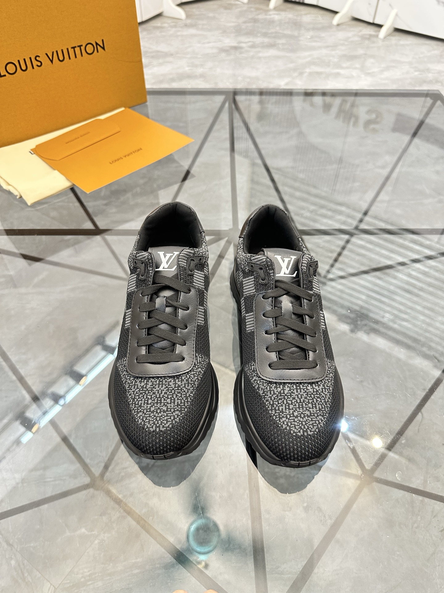 NO:350604,Price: High-end quality Product trademark LV* 